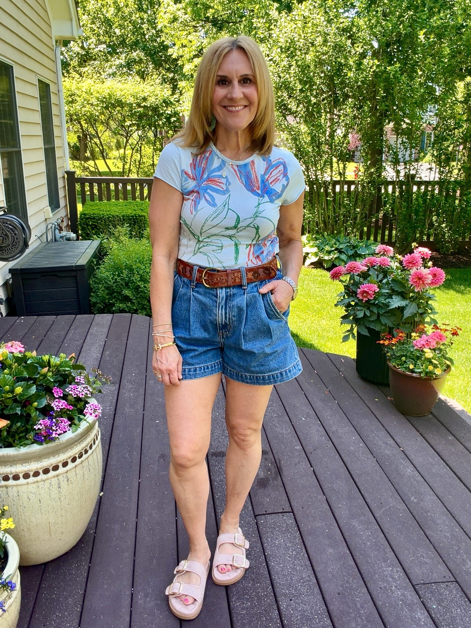 The perfect casual look to show off my flowers! 🌸

#LTKootd #LTKOver40 #LTKPetite