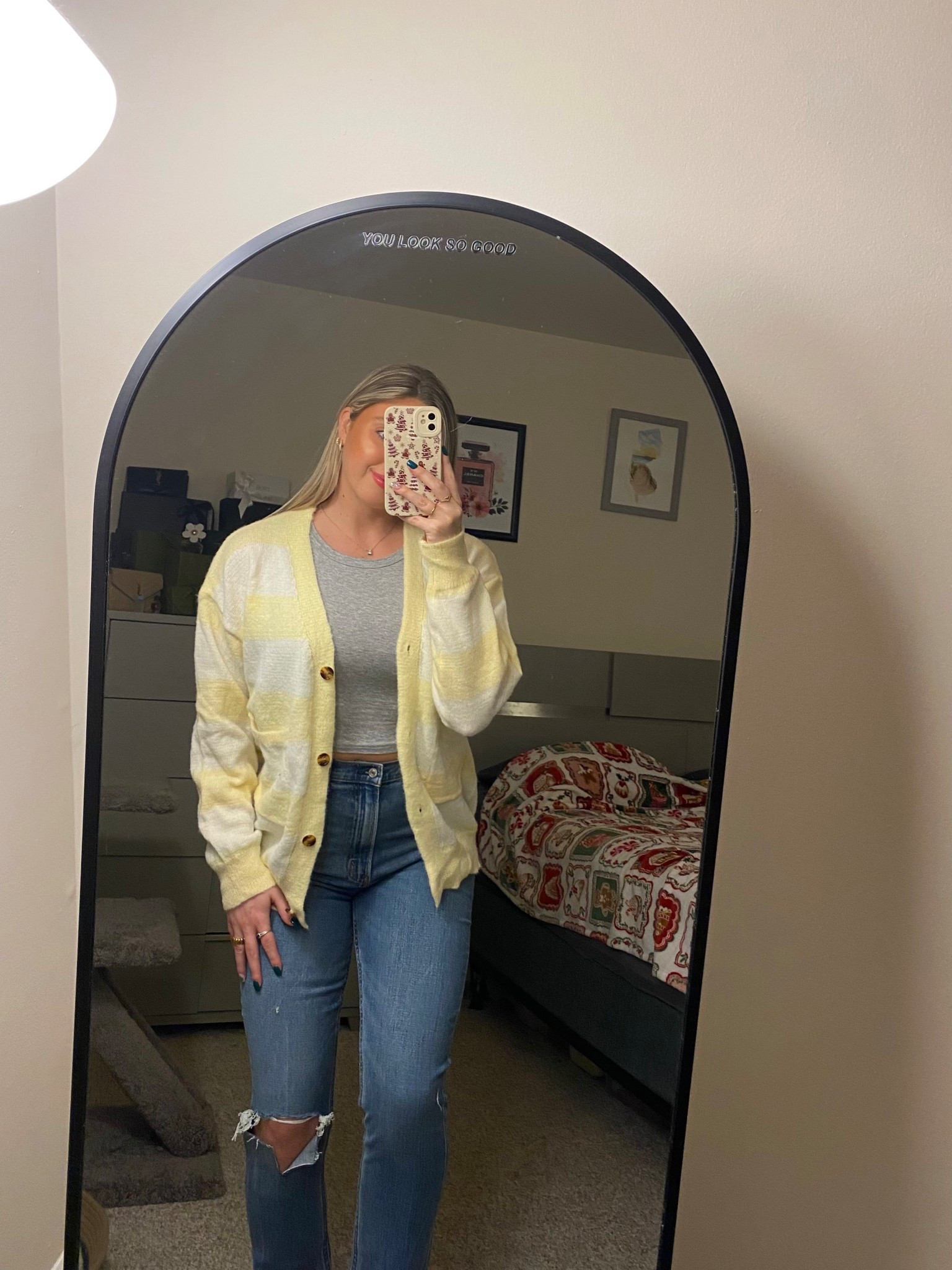 little yellow cardigan moment 

#LTKSeasonal #LTKootd