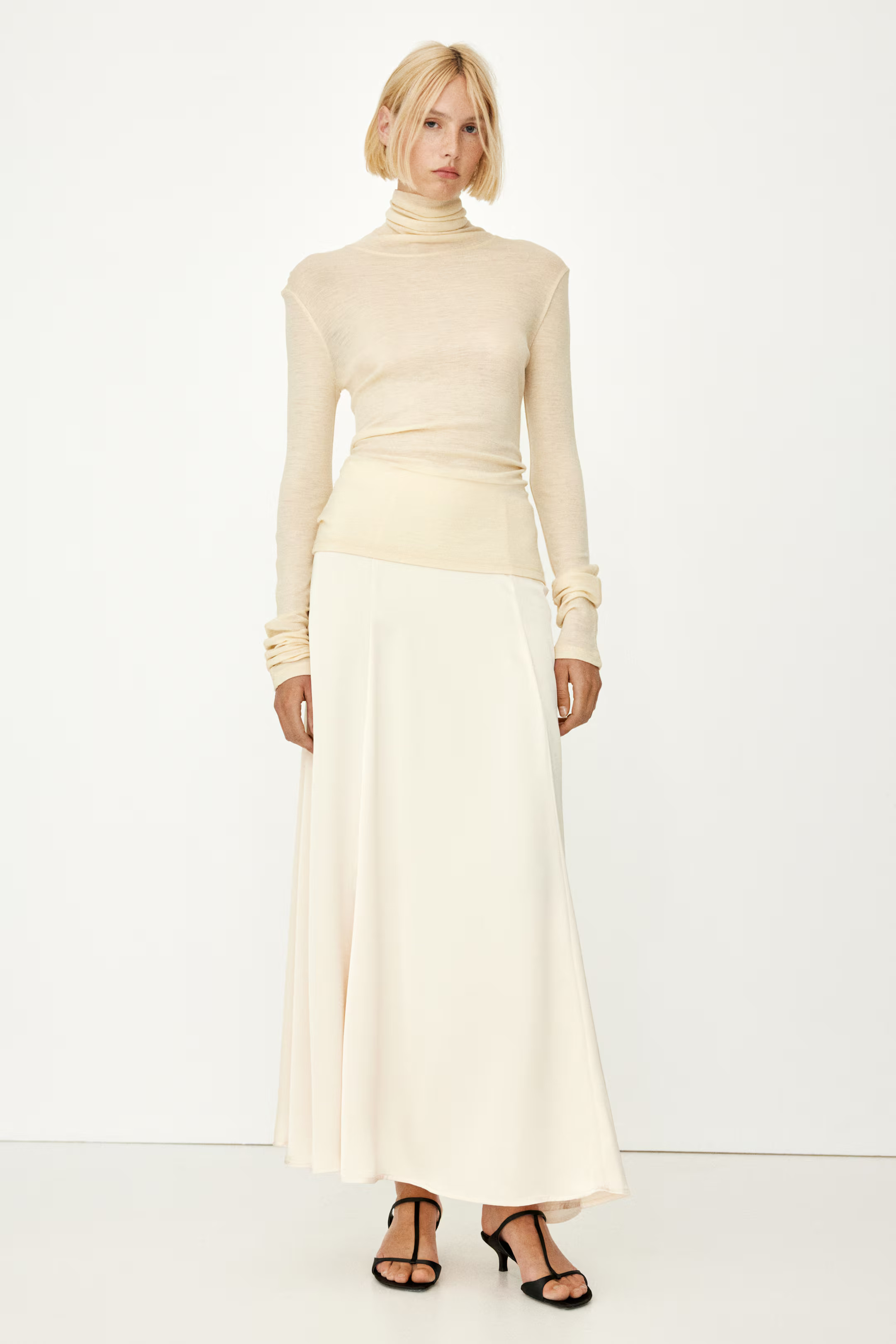 Satin maxi skirt | H&M (UK, MY, IN, SG, PH, TW, HK)