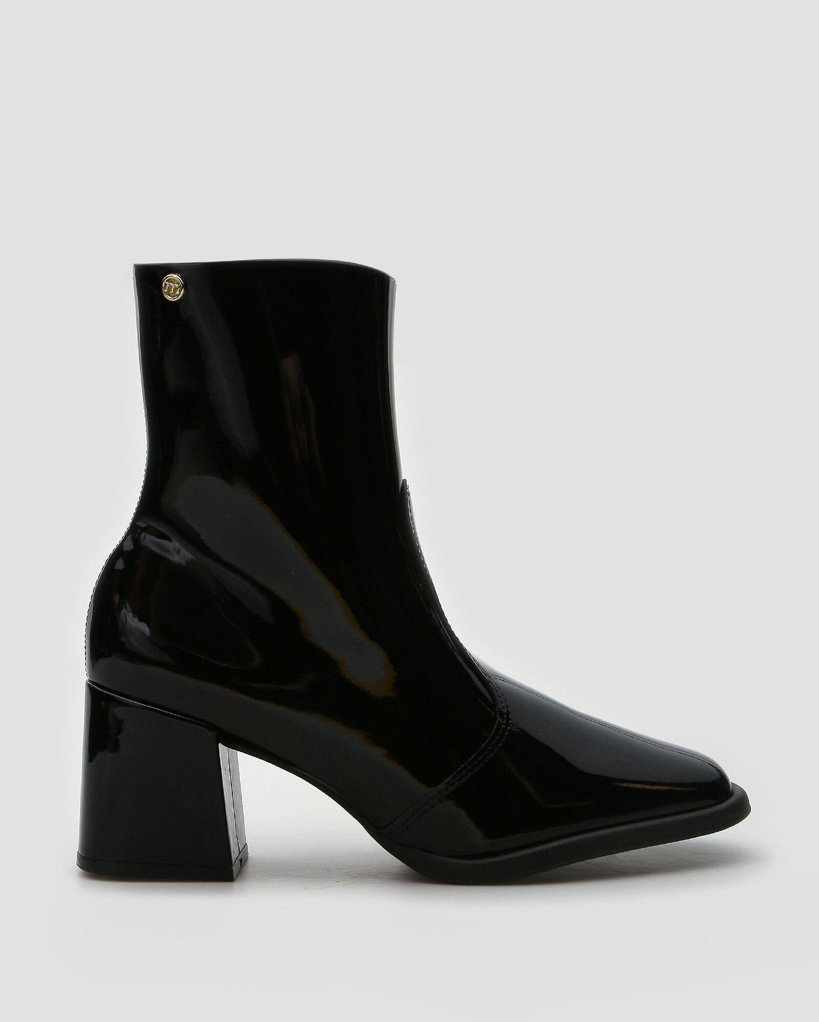 Bota feminina envernizada salto alto preta | Moleca | Riachuelo (BR)