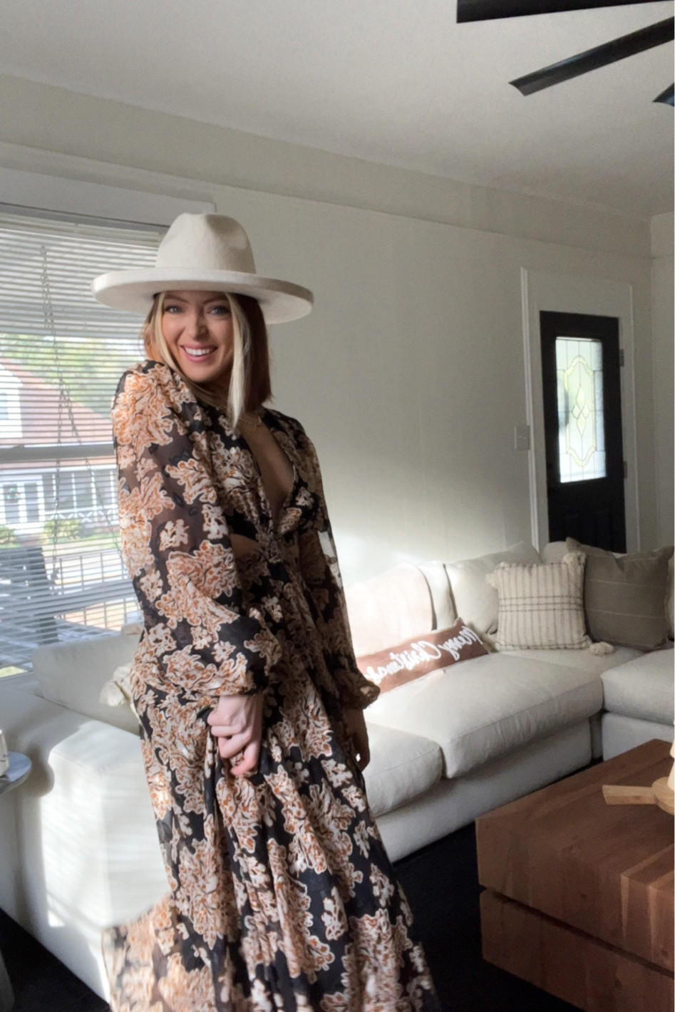 Holiday outfit ideas 🍷🥂 
#ootd #maxidress #dress #holidayoutfit 

#LTKstyletip #LTKfit #LTKHoliday