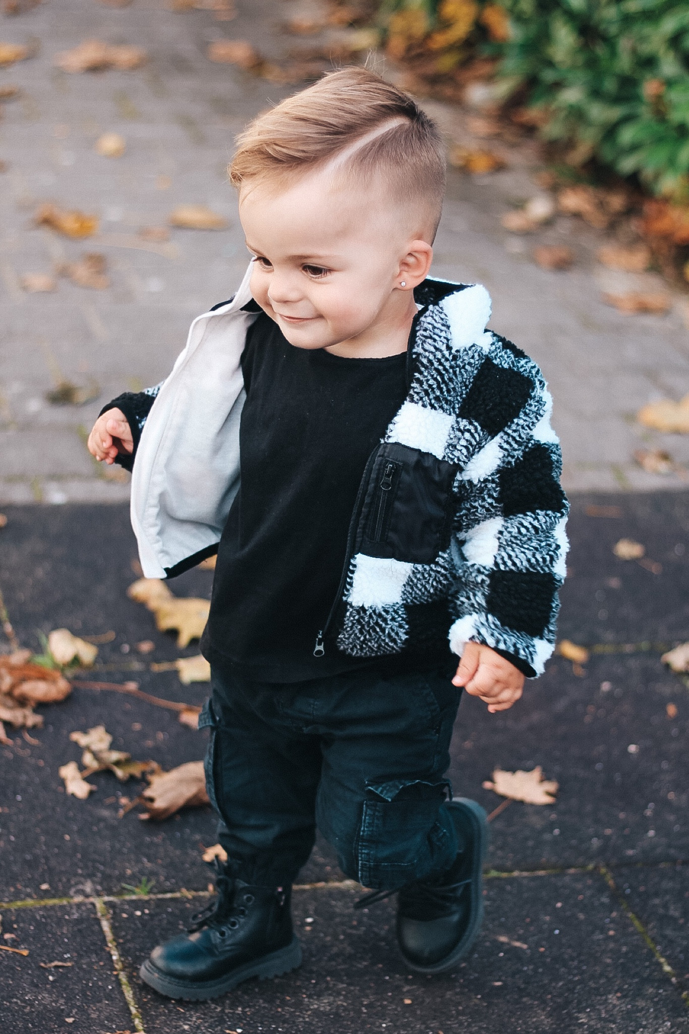 Folgen Sie ihm auf Instagram für mehr Outfit-Details @mailo.leandro

Alter auf dem Foto: 20M

Babyboystyke, Baby-Outfit, süße Baby-Kleidung, Herbst-Baby, Baby-Mode

#LTKbaby #LTKkids #LTKFind