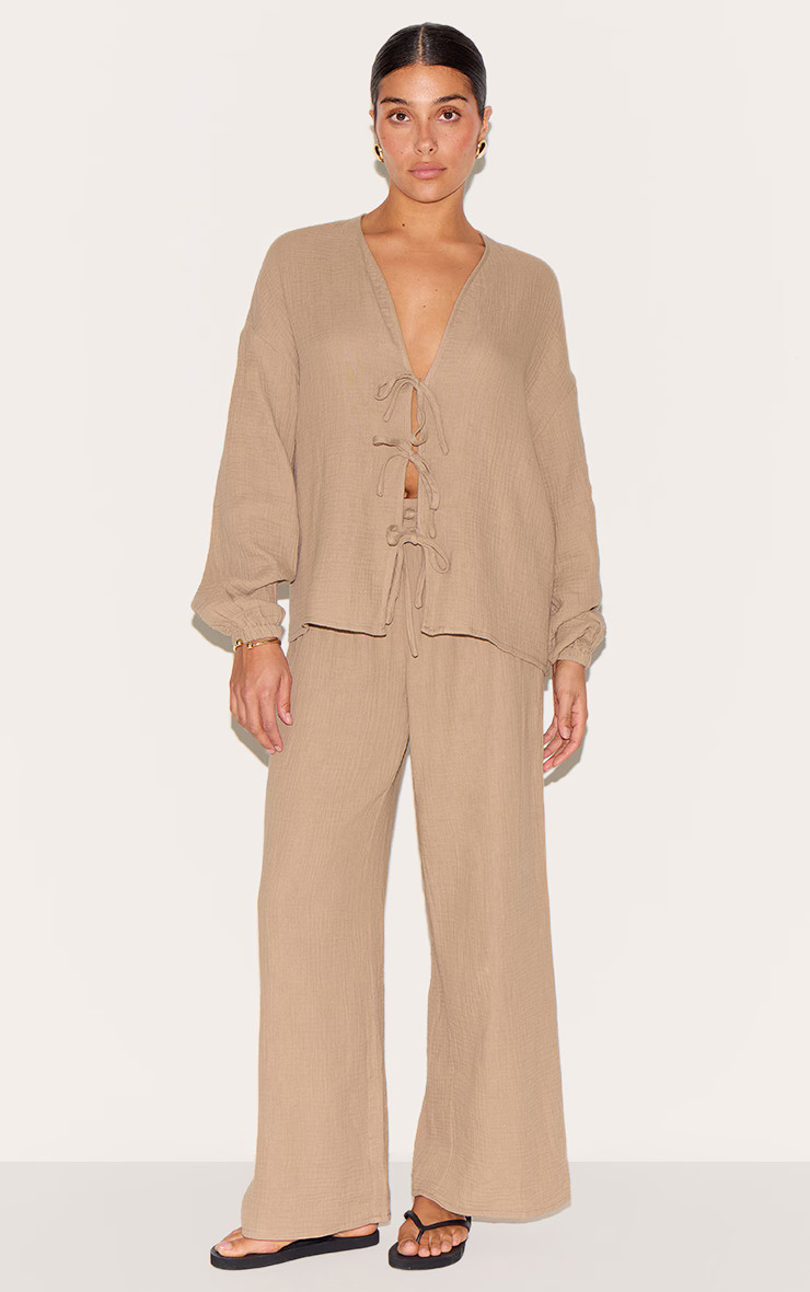 Petite Mushroom Cheesecloth Textured Wide Leg Trouser | PrettyLittleThing UK