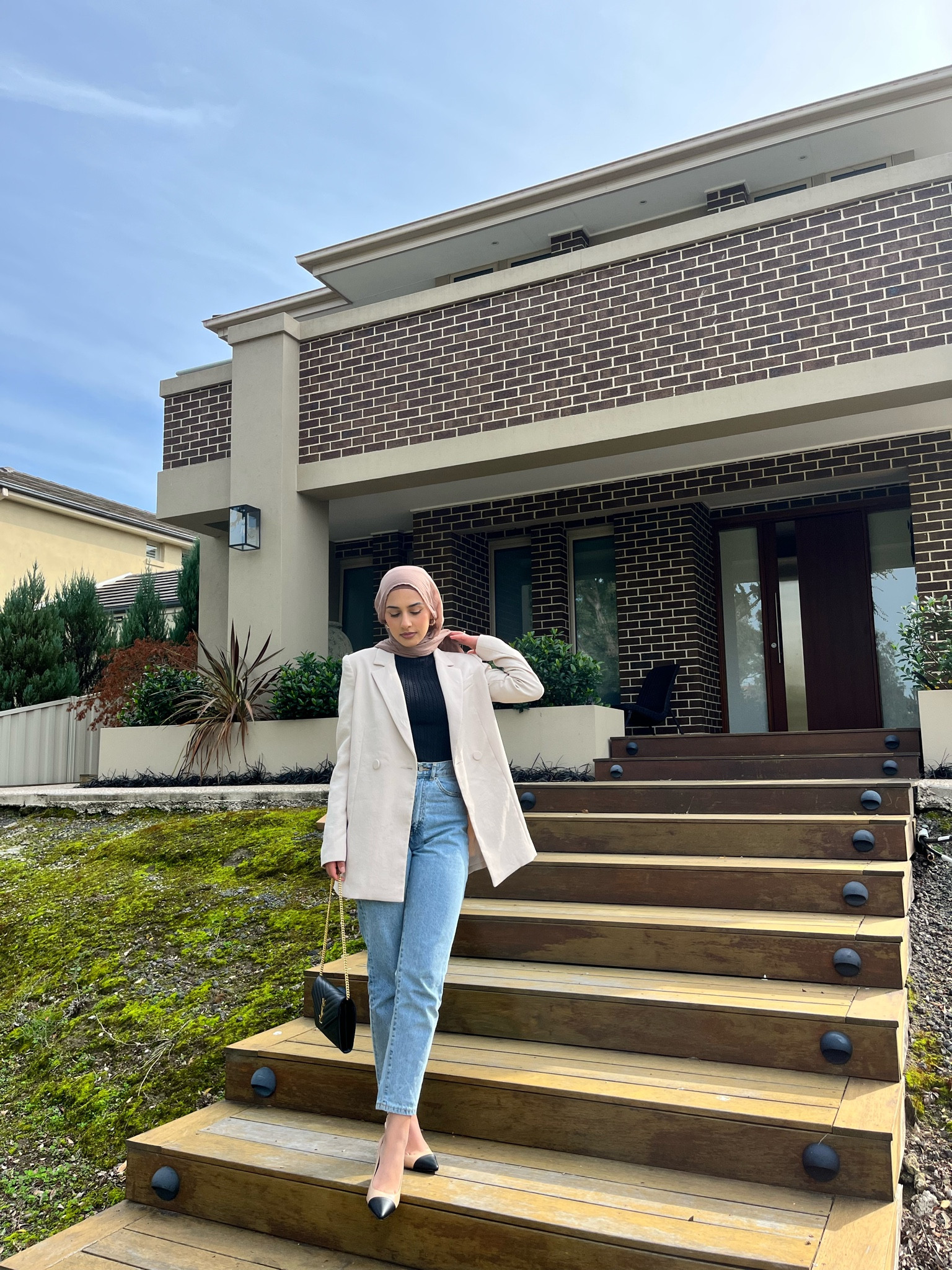 I’ve been obsessed with blazers recently, the perfect piece to elevate your wardrobe & outfit! Paired with these gorgeous double coloured Chanel dupe heels! 

#LTKworkwear #LTKFind #LTKstyletip