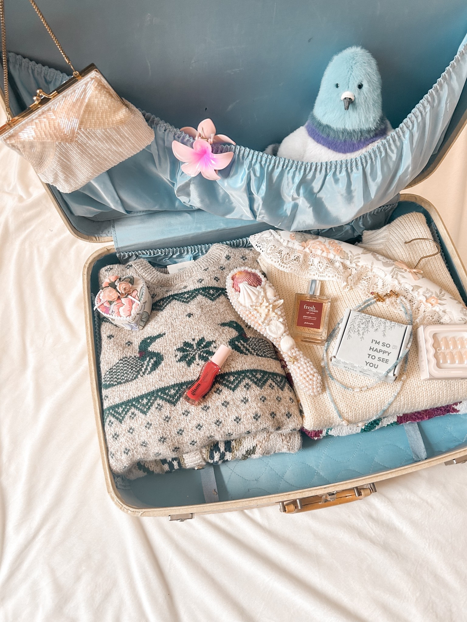 75 degrees and sunny, which means my bags are packed.
Sharing a few little things that start my vacation right. Tap to shop my favorites on LTK.


#LTKdayinmylife #LTKTravel #LTKSpringSale