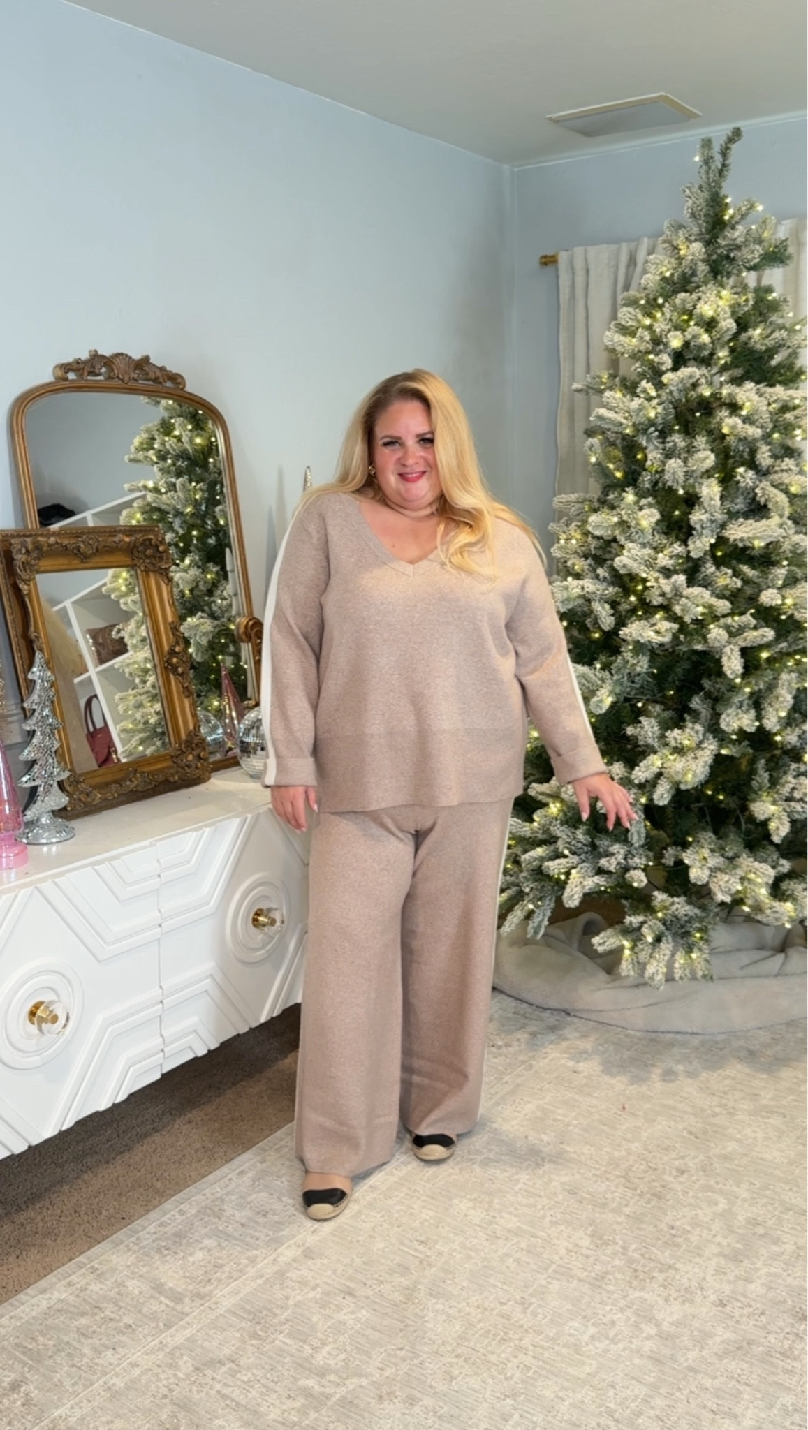 This is the kind of set you end up reaching for way more than you expect. Soft, drapey, and forgiving without looking sloppy. The top hits at the right length, the pants skim the body, and the whole thing feels elevated enough to wear out but comfortable enough to live in. Linked on LTK so you can shop the full set.

#LTKOver40 #LTKFindsUnder50 #LTKPlusSize