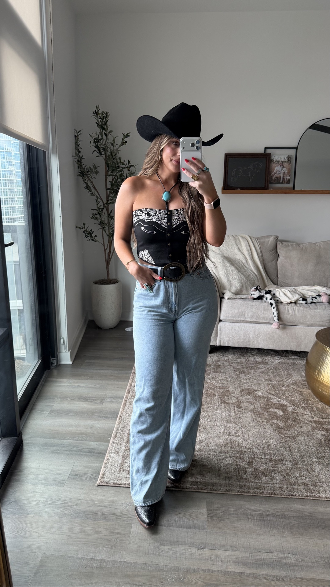 Country concert / rodeo outfit inspo
Western fashion
Top- M (SARAH20) for 20% off
Levi’s- 28

#LTKgrwm #LTKootd #LTKdayinmylife