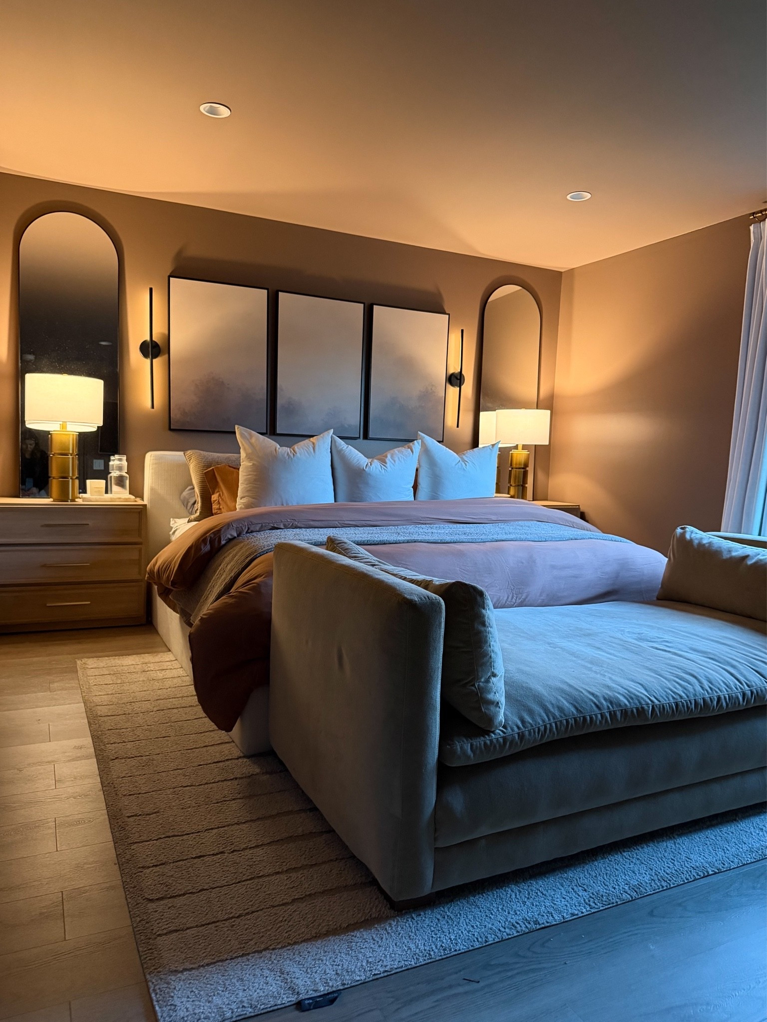 moody bedroom but make it summet

#LTKHome #LTKSaleAlert
