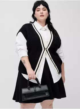 Cable Knit V-Neck Sweater Vest | Torrid (US & Canada)