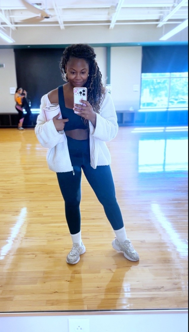 Gym ootd 

Loving this deep green set from Old Navy and this awesome cozy zip Sherpa jacket! 

#LTKootd #LTKfitnessgoals #LTKFindsUnder50