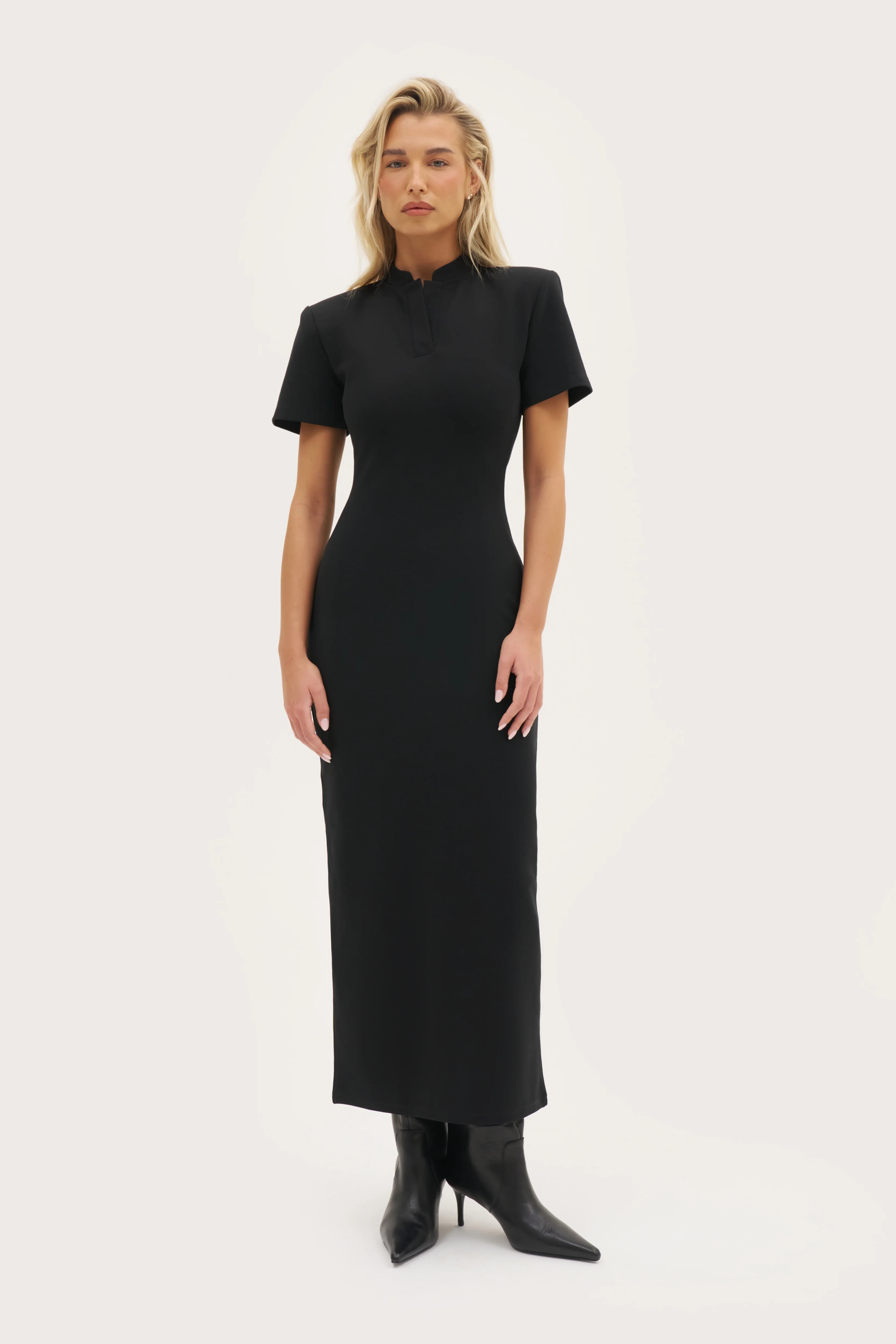 Power Fitted Dress - Black | Maebe