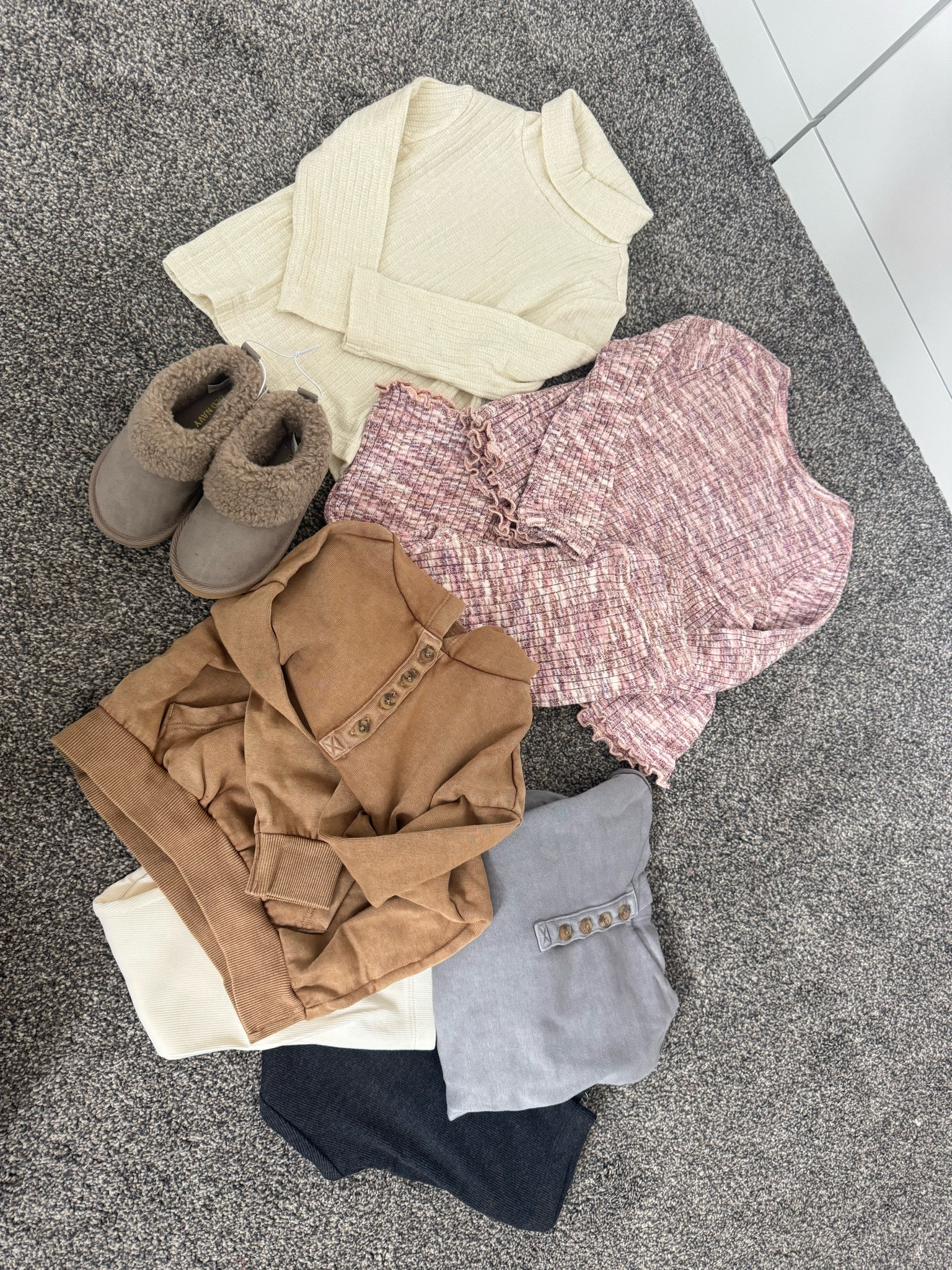 A new winter haul for Catalina and everything is 35% off and more!


Toddler outfit
Toddler girl
Girl clothes
Sherpa boots
Henley top
Flared pants
Old navy


#LTKsalealert #LTKkids #LTKCyberWeek