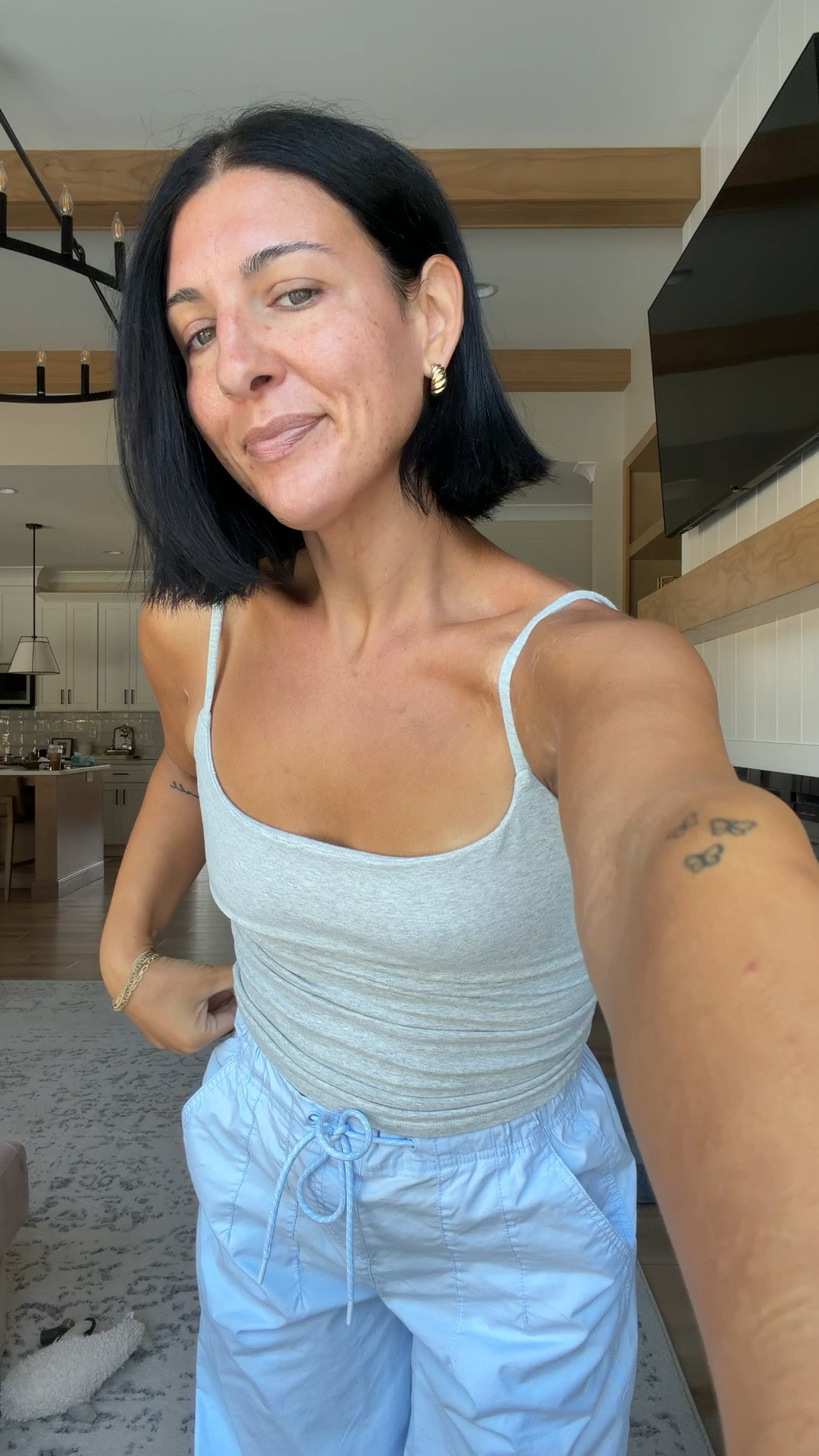 cargo pants, wearing a small

#LTKootd #LTKmomlife #LTKSeasonal