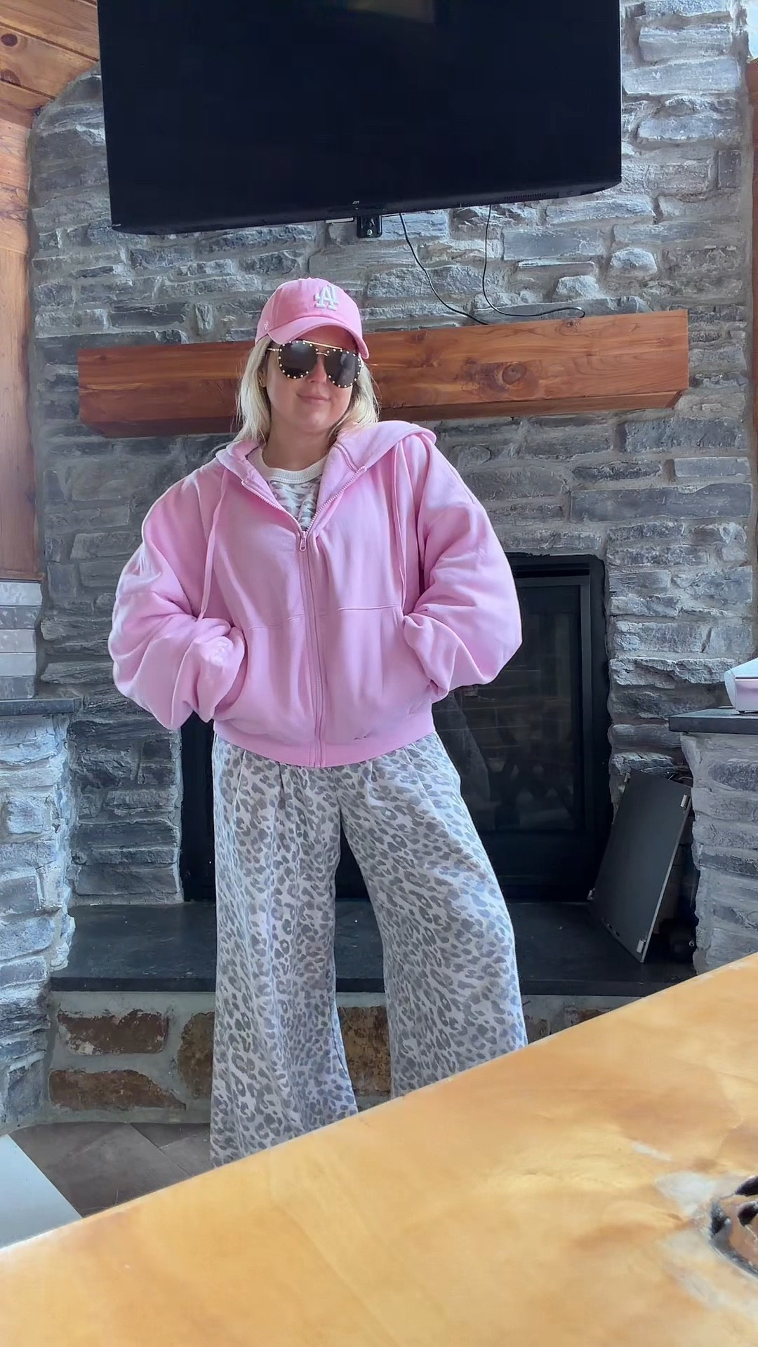 Comfy cute outfit
Jacket s/m
Leopard matching set xs

#LTKootd