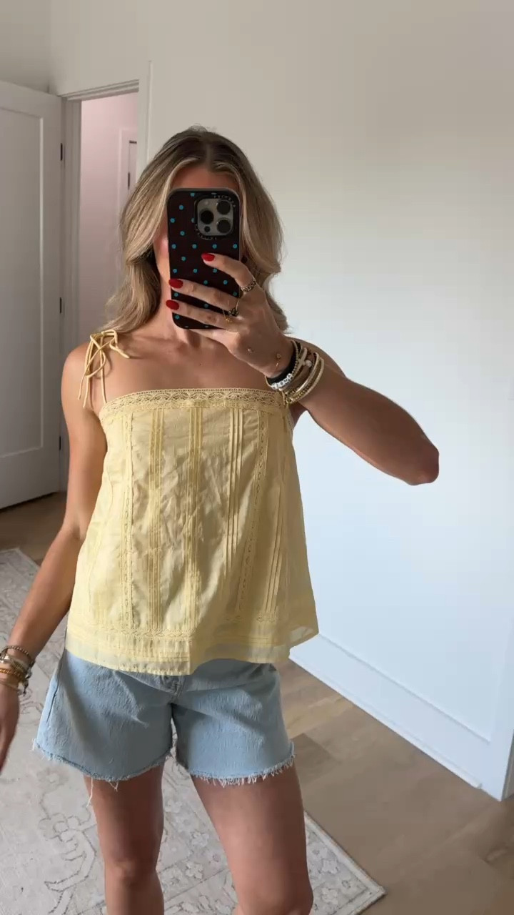 @abercrombie size xs Lace-Trim Tie-Strap Cami

Easy-fitting cami top in our lightweight cotton fabric and babydoll silhouette. Features lace-trim and pintuck details throughout, adjustable tie straps and a square neckline

#LTKootd #LTKSaleAlert #LTKSeasonal