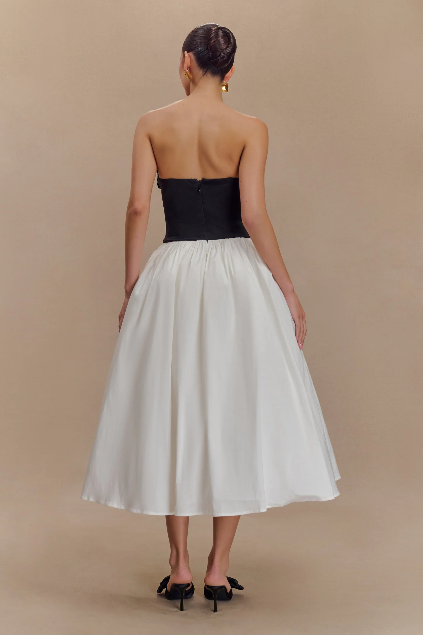 Embroidered Contrast Midi Dress - White/Black | MESHKI US