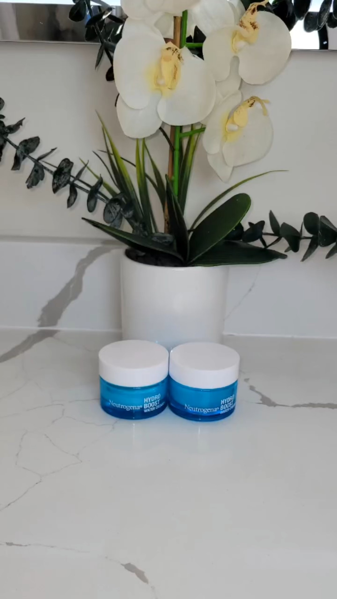 💧#AD La crema Hydro Boost Water Cream+ de Neutrogena TODAVÍA está disponible en Costco.com💧
Esta fórmula es exclusiva de Costco, ¡así que sabemos que no se la querrán perder! Está enriquecida con un 25 % más de ácido hialurónico que la fórmula original... ¡hidratación extra para un invierno aún más nevado! ❄️

@neutrogena @costco
#ExtraNeutrogenaHydration #CostcoFinds #ad

#LTKselfcare #LTKmomlife #LTKU