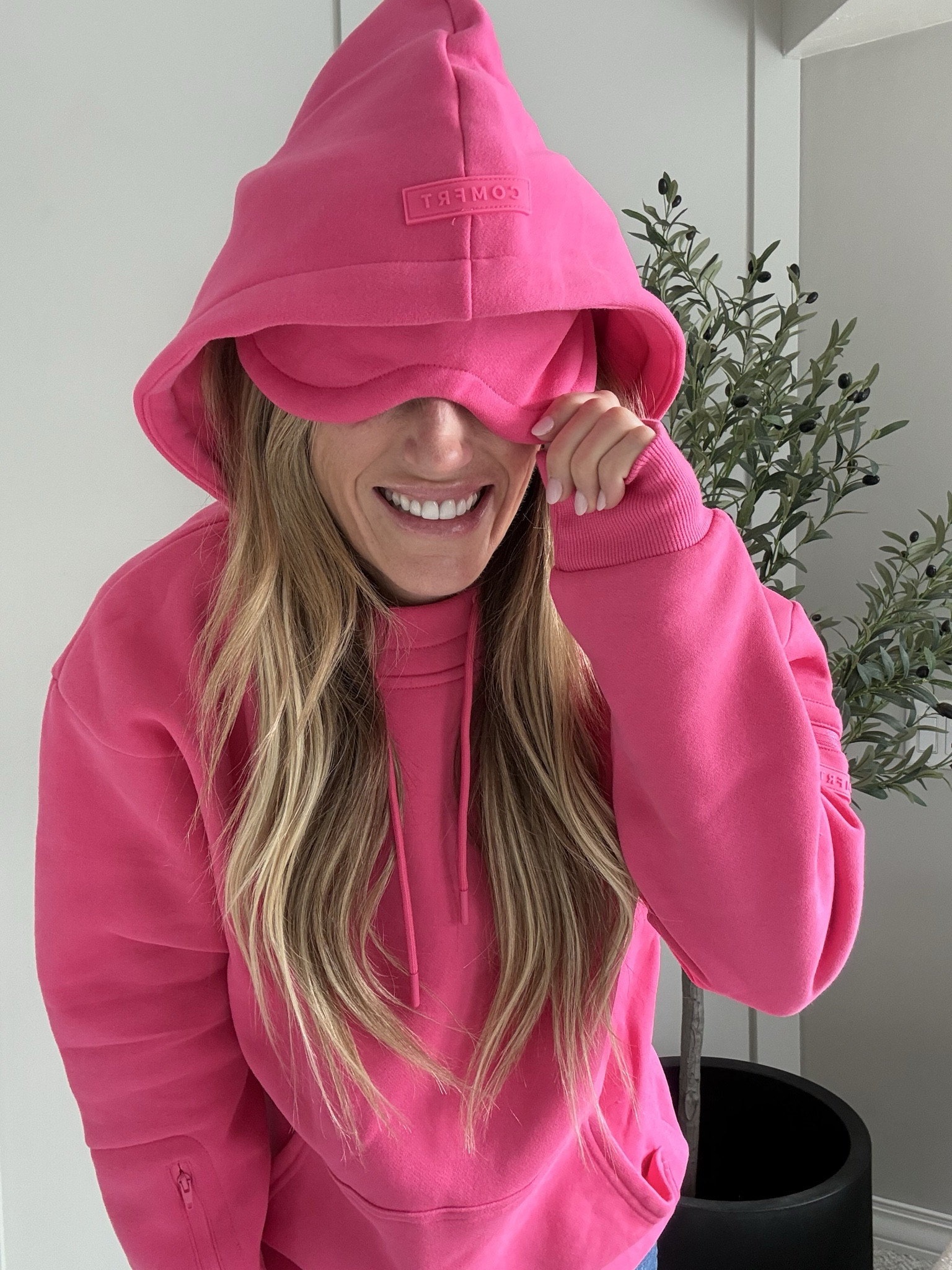 Wearing size XS 
Airplane hoodie
Comfrt sweatshirt 
Travel hoodie
Comfrt 

#LTKootd #LTKTravel #LTKmomlife