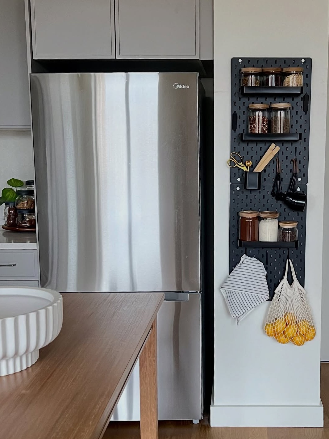 Peg Board Pantry Reveal!

Yesterday I posted the finished pegboard pantry I achieved using @ikeausa Skadis system. 

Here a few more up close and personal shots. 

#newapartment #moving #pantryorganization