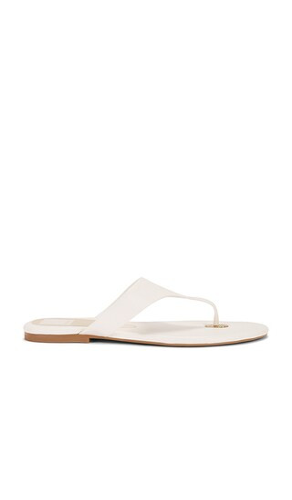 Dolce Vita Kittle Sandal in White. - size 8.5 | Revolve Clothing (Global)