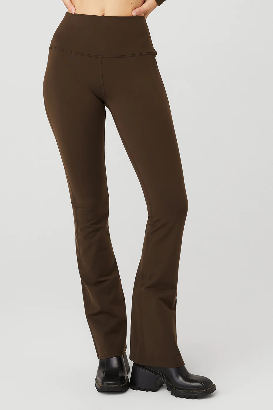 ALO | Airbrush High-Waist Bootcut Legging in Espresso Brown, Size: XS | Alo Yoga (US)