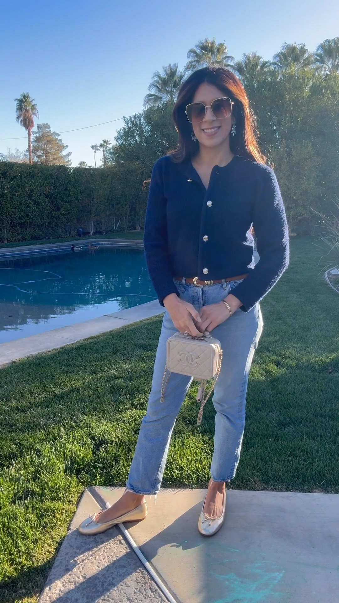 Morning kid adventures, lunch with friends, and a little sunshine to top it off! #MomLife #WeekendVibes #CasualChic