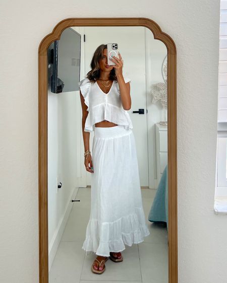 easy casual outfit ideas from American eagle to wear this summer. 💗

wearing an XS in this white linen two piece set that’s perfect for a European summer 