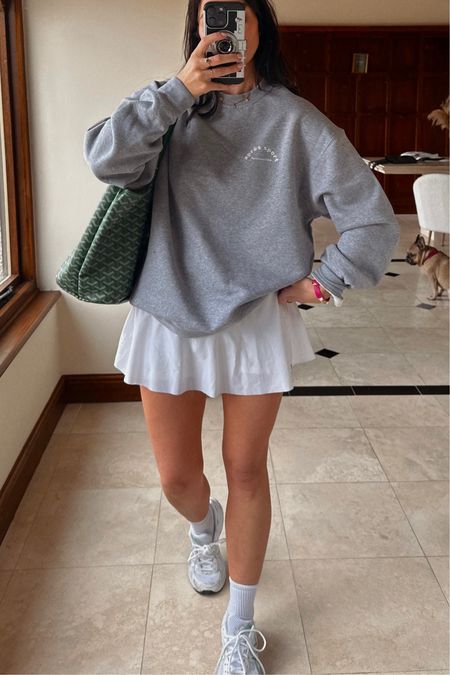 Spring outfits 2024
Grey oversized sweatshirt - LemonMilkLondon
White skort
Trainers 

#LTKfindsunder100 #LTKSpringSale #LTKshoecrush