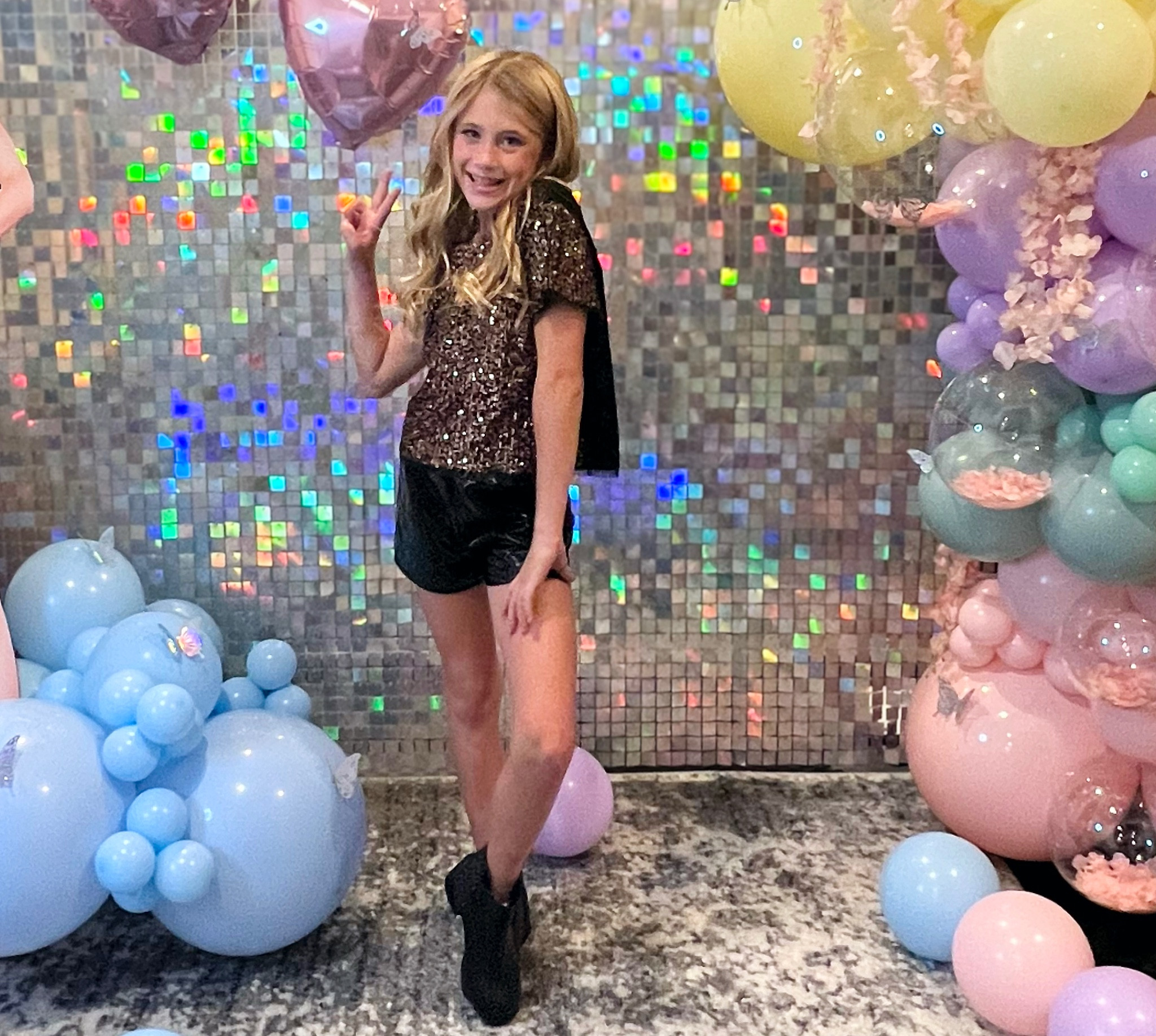 Holiday parties = must sparkle! How cute is this look?!?  

#LTKHoliday #LTKGiftGuide #LTKkids