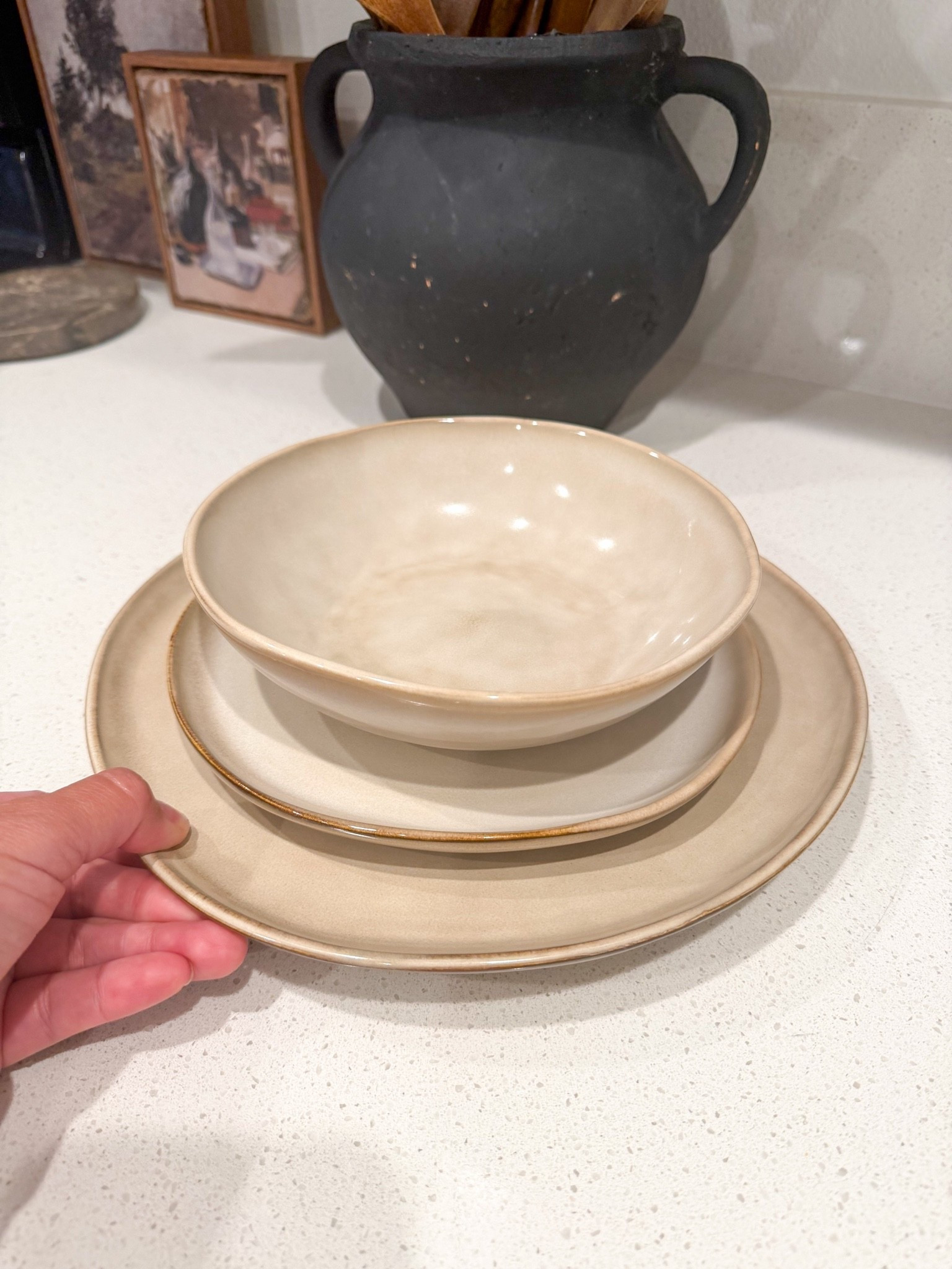 This gorgeous ceramic dinnerware set for 4 is under $80! Beautiful neutral color! 
#amazon #dinnerware #kitchenessentials

#LTKHome