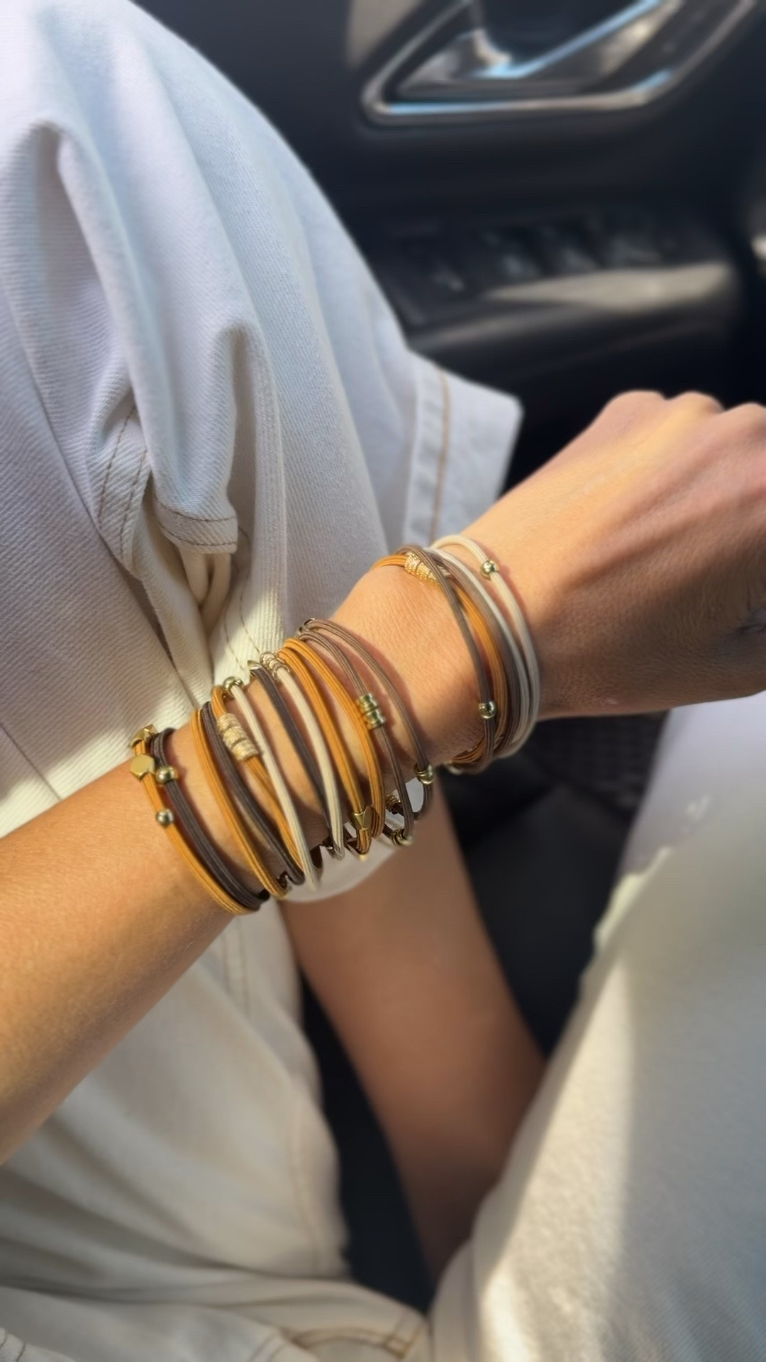 hair tie bracelet stack

#LTKgrwm #LTKootd #LTKmomlife