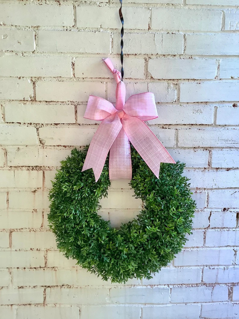 Valentines Day Boxwood Wreath, Pink Heart Wreath, Boxwood Wreath with Pink Bow, Window Wreath, Mo... | Etsy (US)