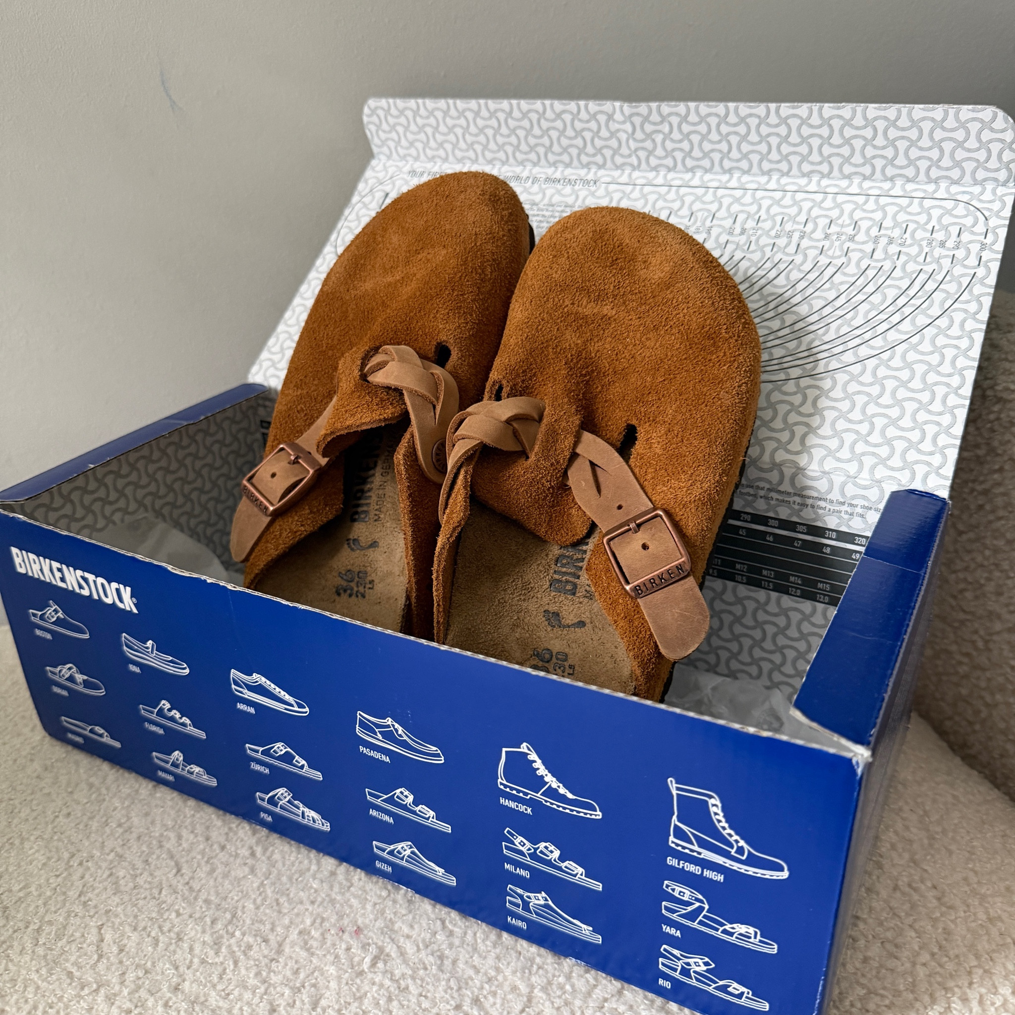Cute Birks! 
#clogs #birkenstocks #shoes