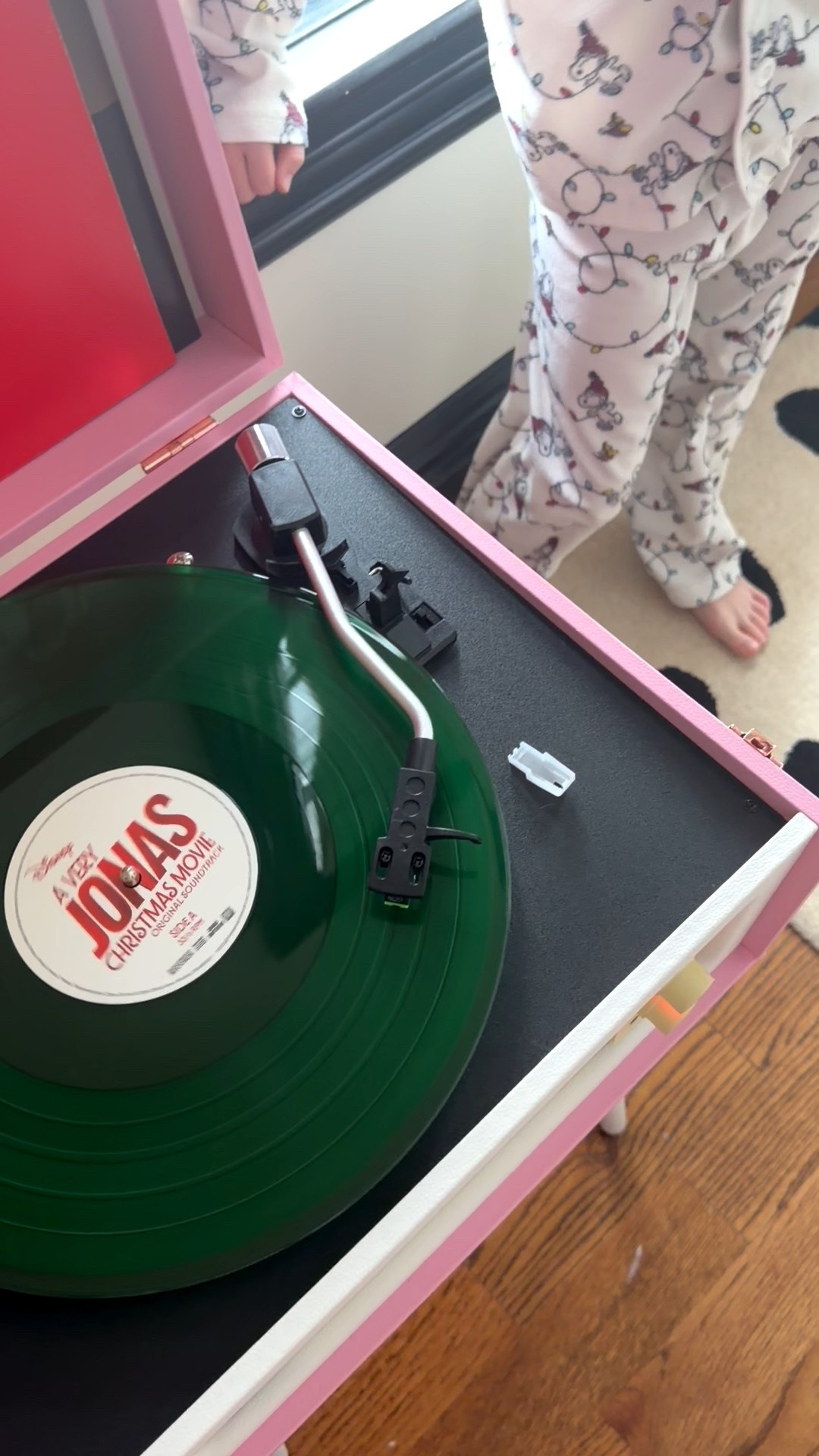The best Christmas present, this little pink vintage record player !

#LTKGiftGuide #LTKHome
