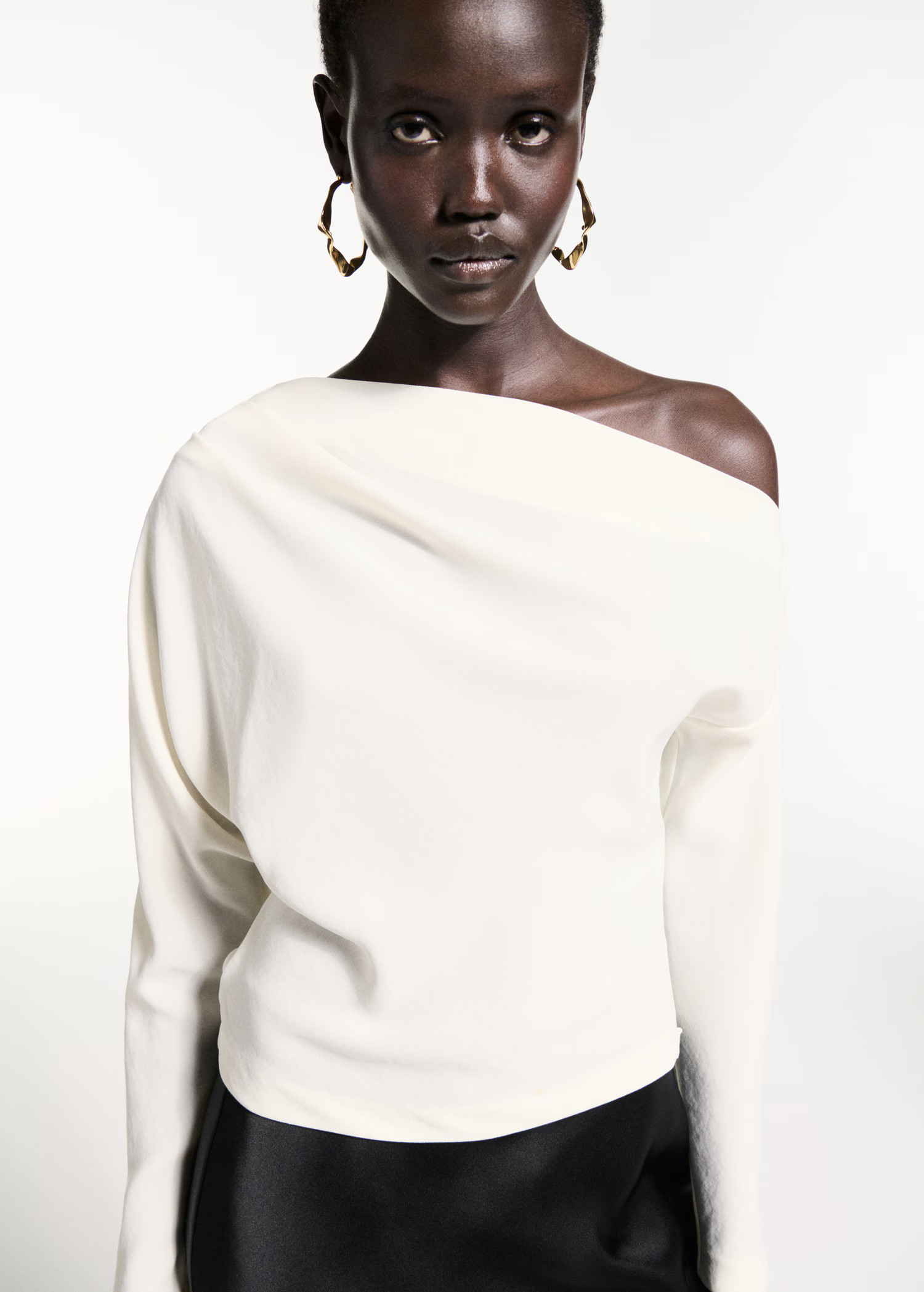 Asymmetrical blouse with pleat detail - Women | MANGO USA | Mango (US/MX/AU)