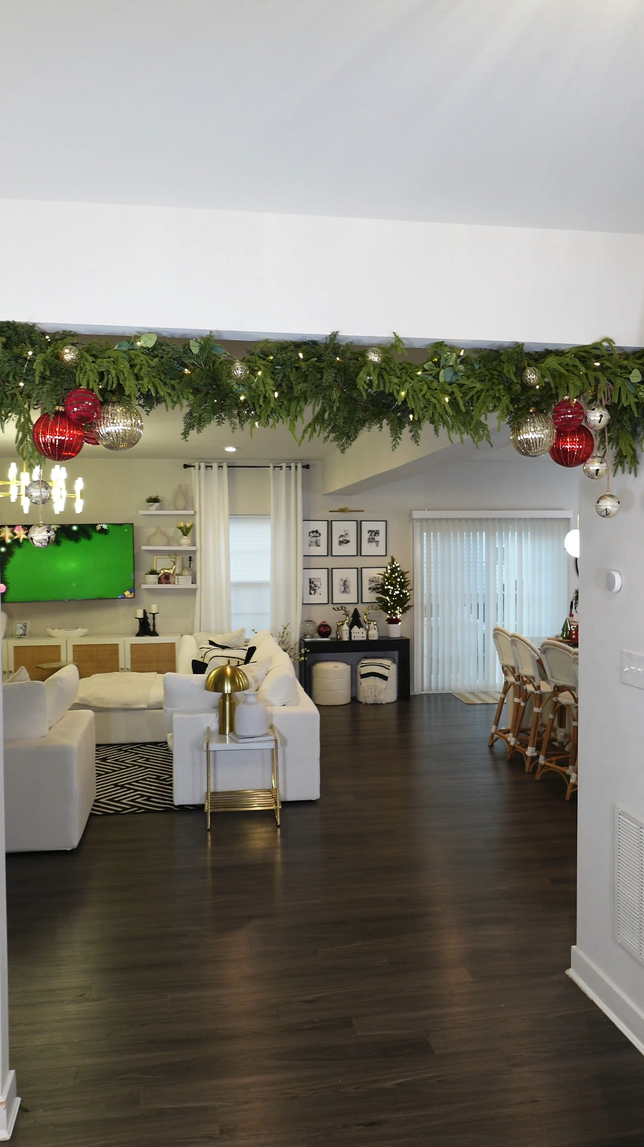 Entryway Christmas decor 

#LTKHoliday #LTKVideo #LTKHome