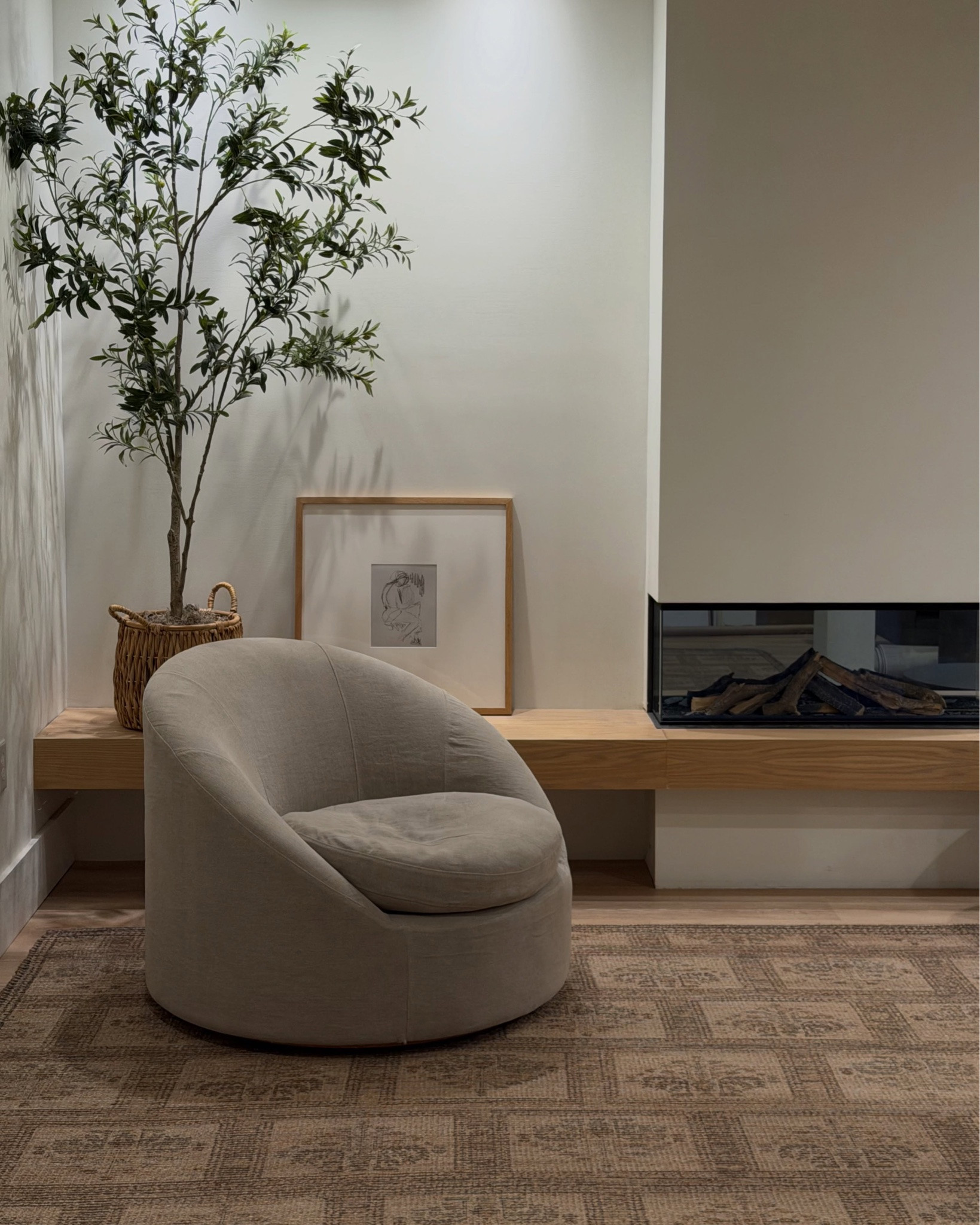 Finally made it down to organize the basement and realized we still had Christmas decor piled up here for the longest time — embarrassed to admit how long it took me to finally put it away. 😂 But look what we added — this rug!! This is the Paulette Handwoven rug from the new @joonloloi fall launch and it’s making the whole space feel so much cozier already 🤎

🔗Comment “rug” for a link! 

#joonloloi #handowovenrugs