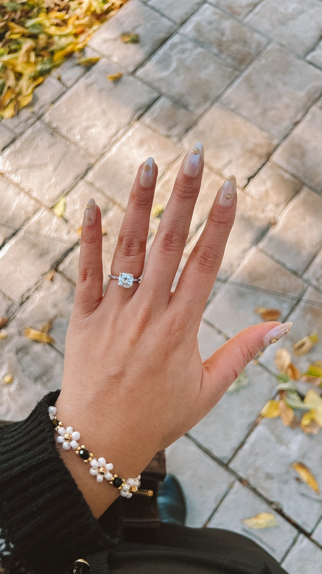 Press, pose, and sparkle ✨ My favorite nails, @glamnetic are not available at @sephora 🤩
#glamnetic, #glamneticpartner 

#LTKStyleTip #LTKBeauty #LTKFindsUnder50