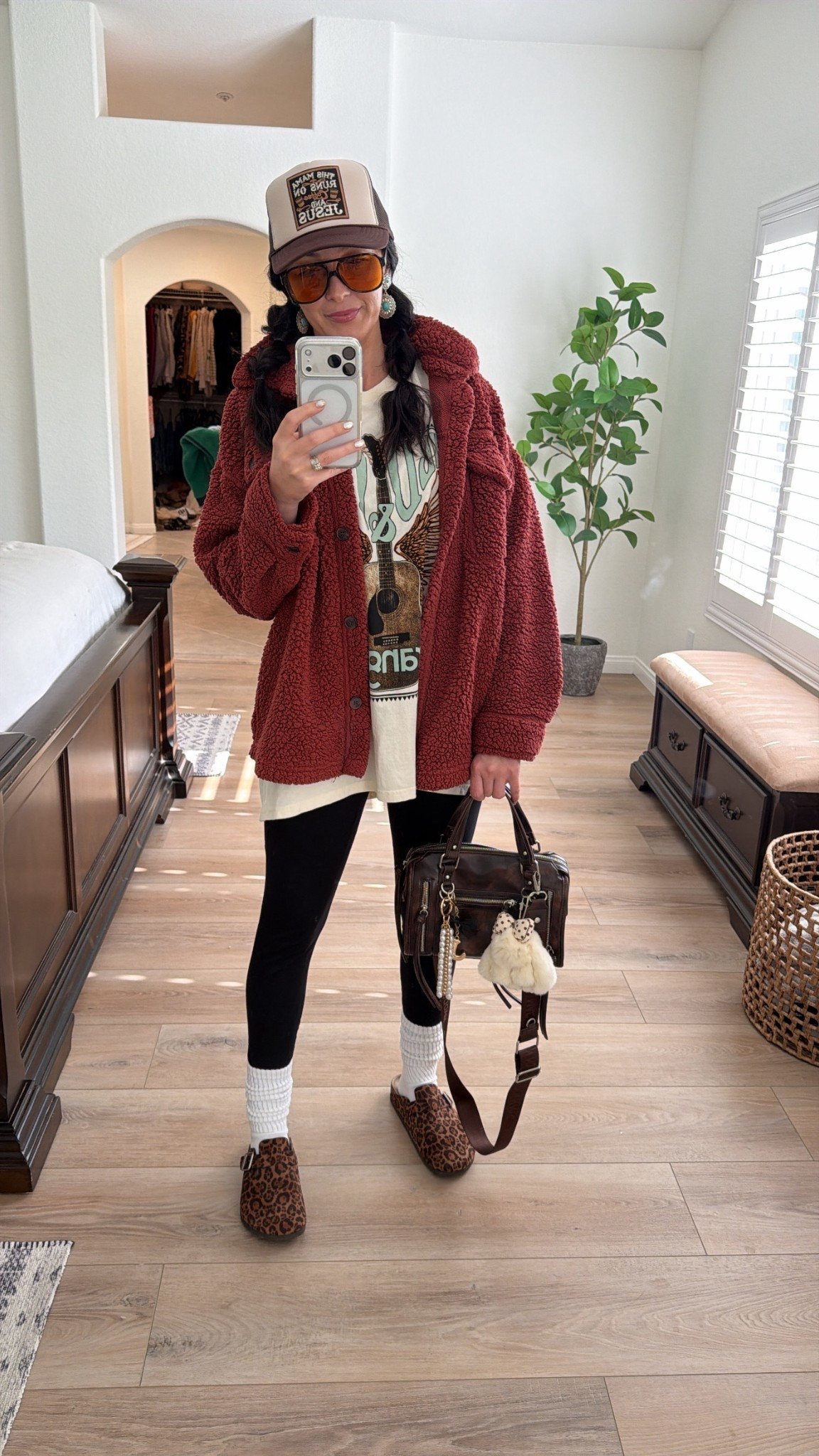 Casual, comfy outfit of the day 🤎

#casual #casualoutfit #comfy #comfyoutfit #traveloutfit #leggingsoutfit #affordableoutfit 

#LTKTravel #LTKFindsUnder50 #LTKootd