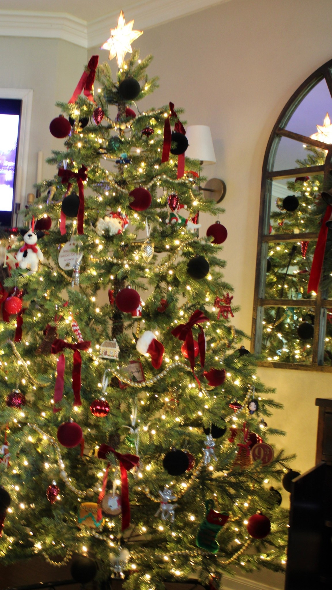 King of Christmas 
Christmas tree 


#LTKSeasonal #LTKHoliday #LTKHome