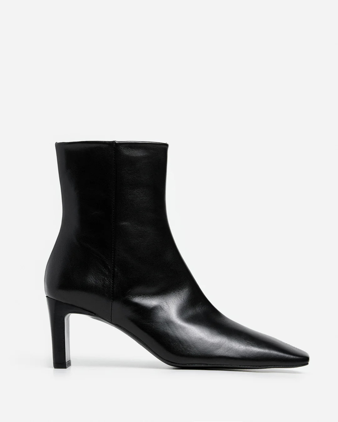 Moa Leather Black | Flattered