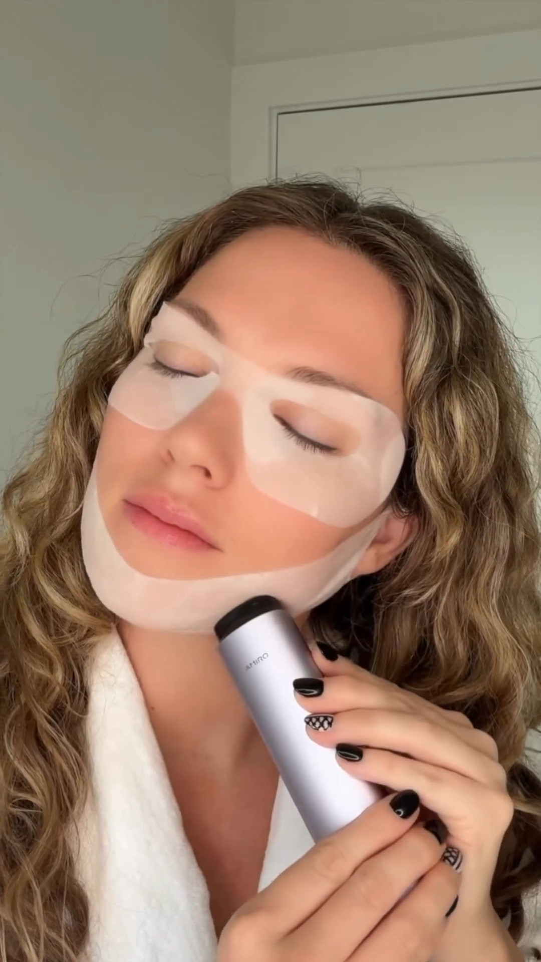 ✨As a Master Esthetician with over 20 years of experience, I only recommend what truly delivers results — and the @amiroglobal R3 Turbo Facial RF Skin Tightening Device is one of my top picks! 💆‍♀️ 
This powerful at-home RF device helps with skin tightening, lifting, and collagen production — making it a game-changer in your anti-aging skincare routine. Pair it with the Amiro Spectra 5-in-1 Light Therapy Facial Mask for an elevated treatment experience. 💖 
🛍 Use code “RT70” to save $70 on your purchase!  💯 🍉I’m donating 100% of my commission from each sale to Gaza donations — ➤ You must use my code RT10 for proper tracking of your purchase.  🔗 Shop through the link in my bio via my Linktree. 
Or comment “SHOP” and I’ll DM you the link. 💕 
#Amiro #amiror3turbo #rfdevice #skincaredevice #antiaging #radiofrequency