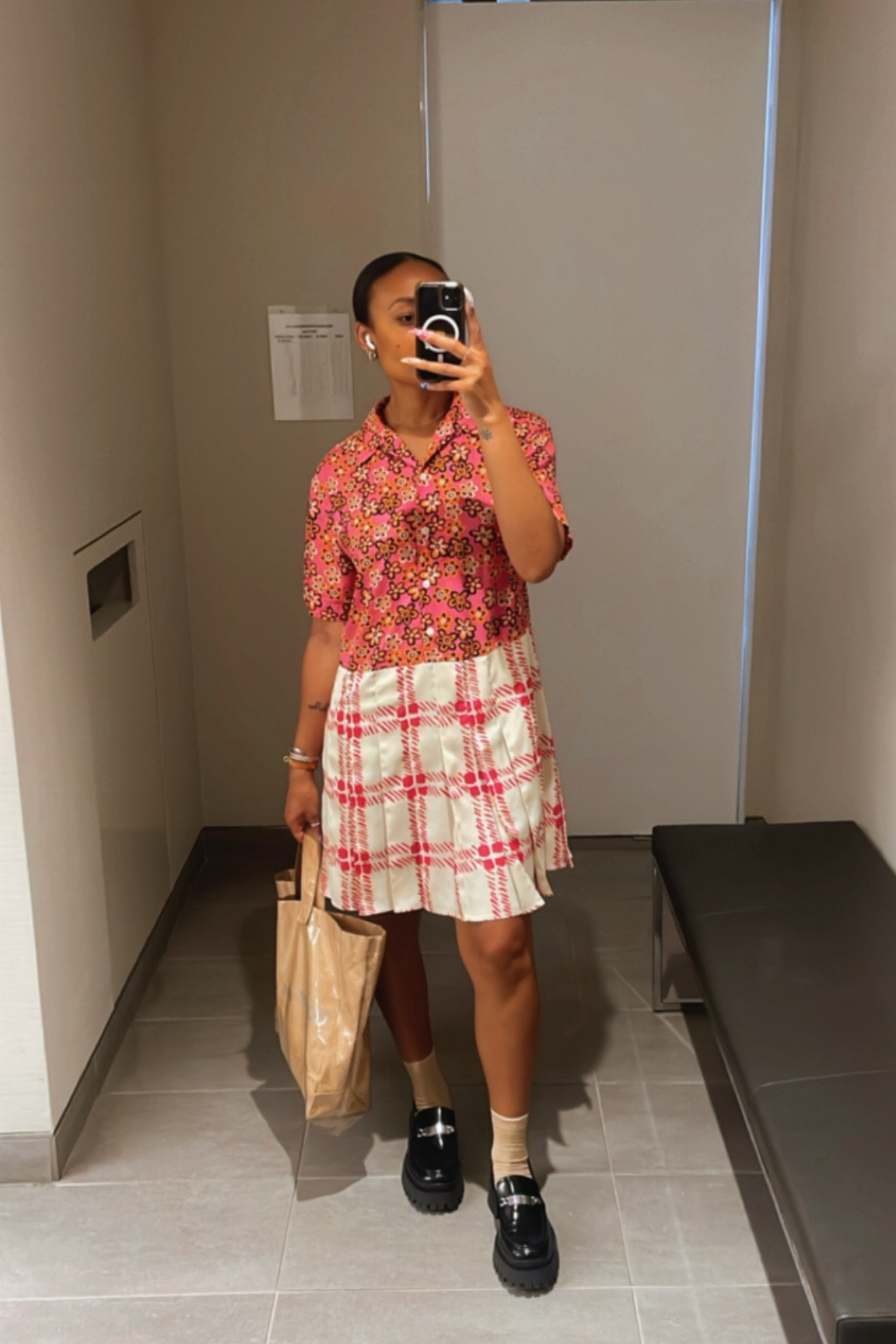  Clearing through the drafts! Another pre-laid off work outfit! 

Dress: Marni x Uniqlo
Socks: H&M
Shoes: Marc Jacobs 
Bag: Commes des garcons 

#LTKWorkwear #LTKootd #LTKSaleAlert