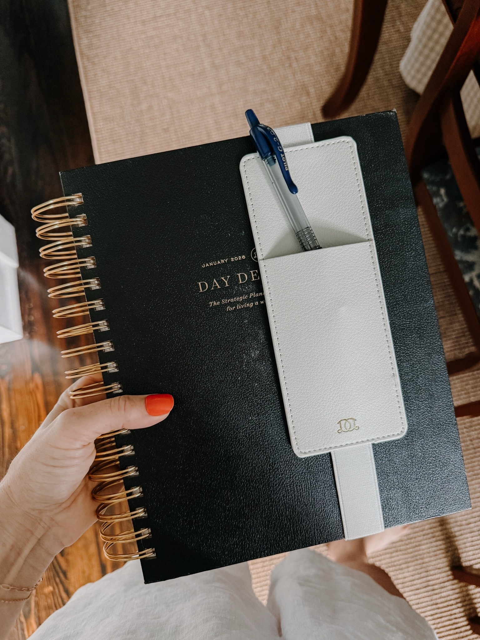 The satisfaction I get from pulling the pen from this @daydesigner elastic pen holder is 🙌 (you won’t catch me precariously storing my pen in the notebook rings ever again).

#LTKdayinmylife #LTKmorningroutine