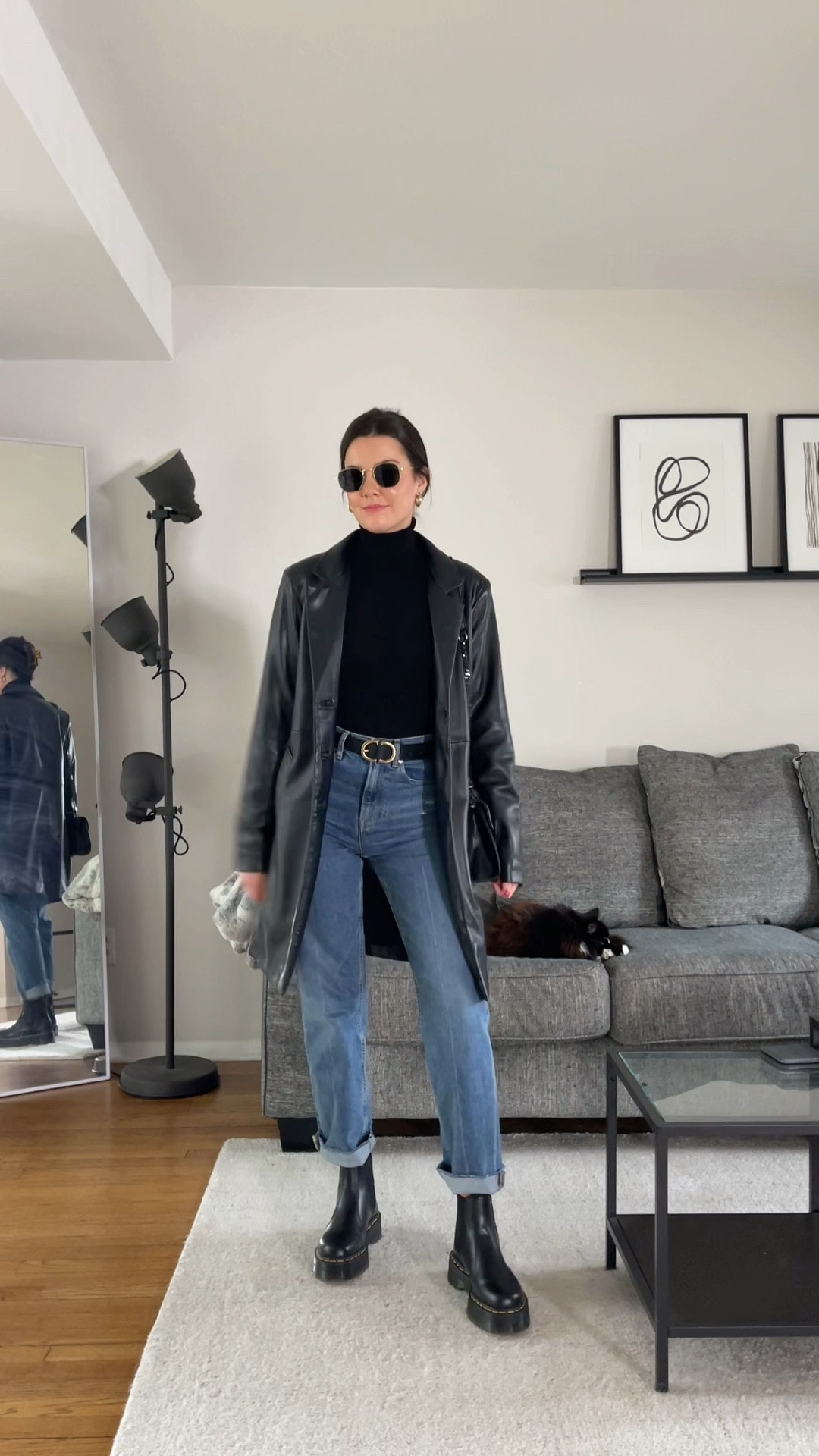 Recreating Hailey Bieber’s outfit! Wearing TTS 24 in the jeans, S in the coat, 8 in the shoes!

#LTKxAF #LTKSeasonal #LTKHoliday