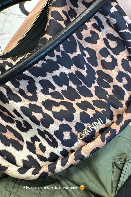 Details of the day 
Leopard bag // ganni // target 

#LTKStyleTip #LTKItBag #LTKFindsUnder100