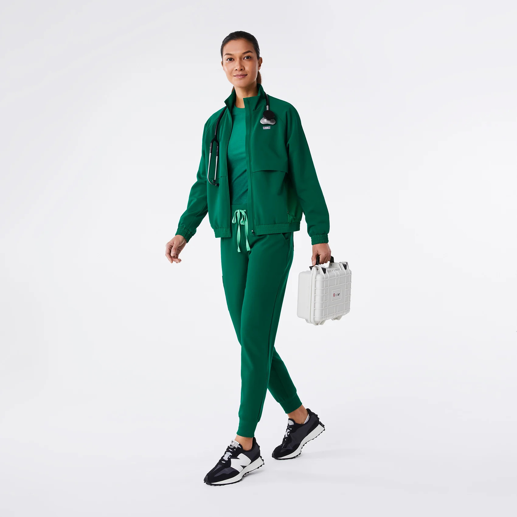 Women's Zamora Jogger Scrub Pants™  - Hunter Green · FIGS | FIGS