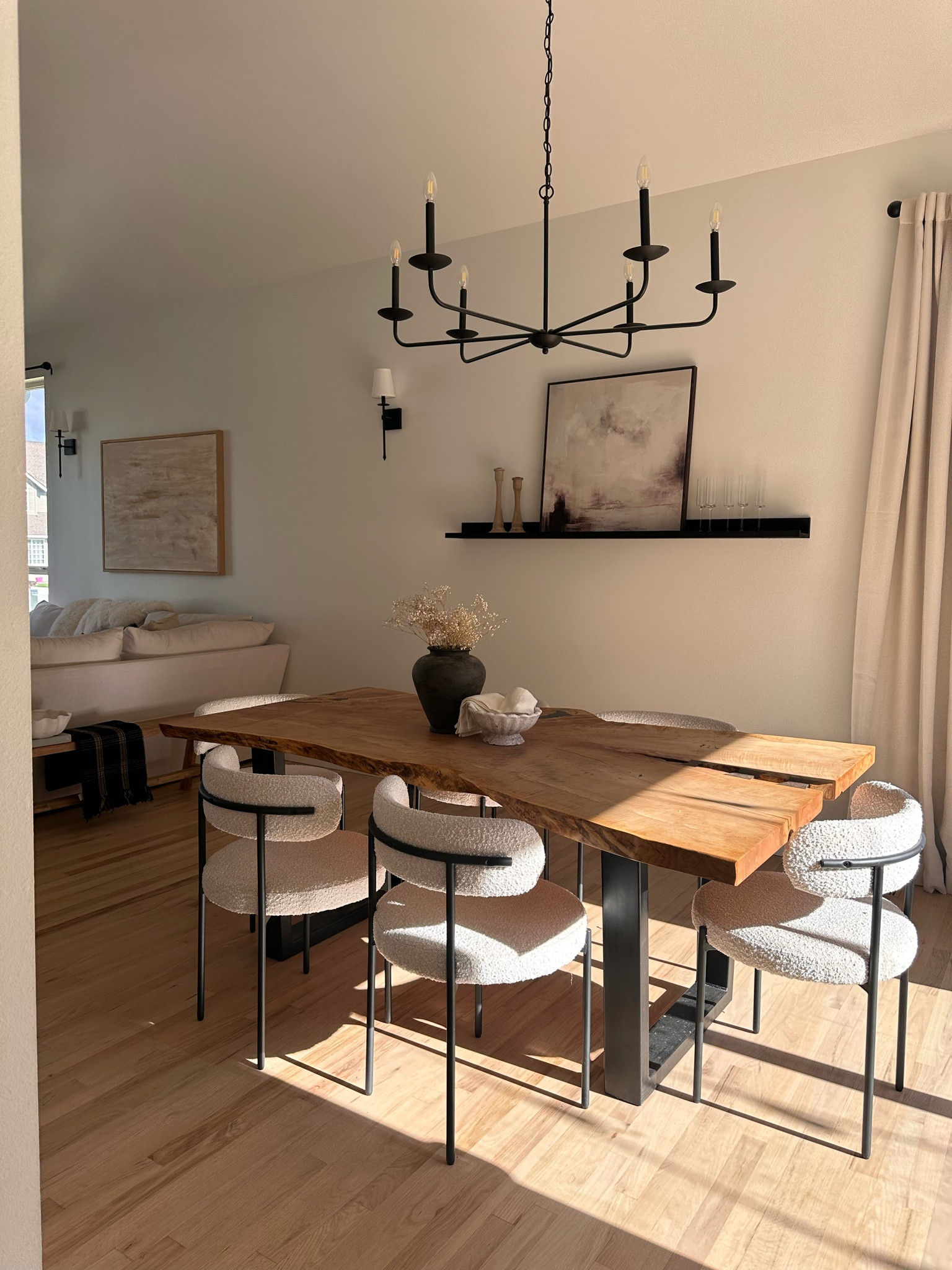 Dining room decor- modern organic - live edge table -boucle -trendy chairs -dining chair 