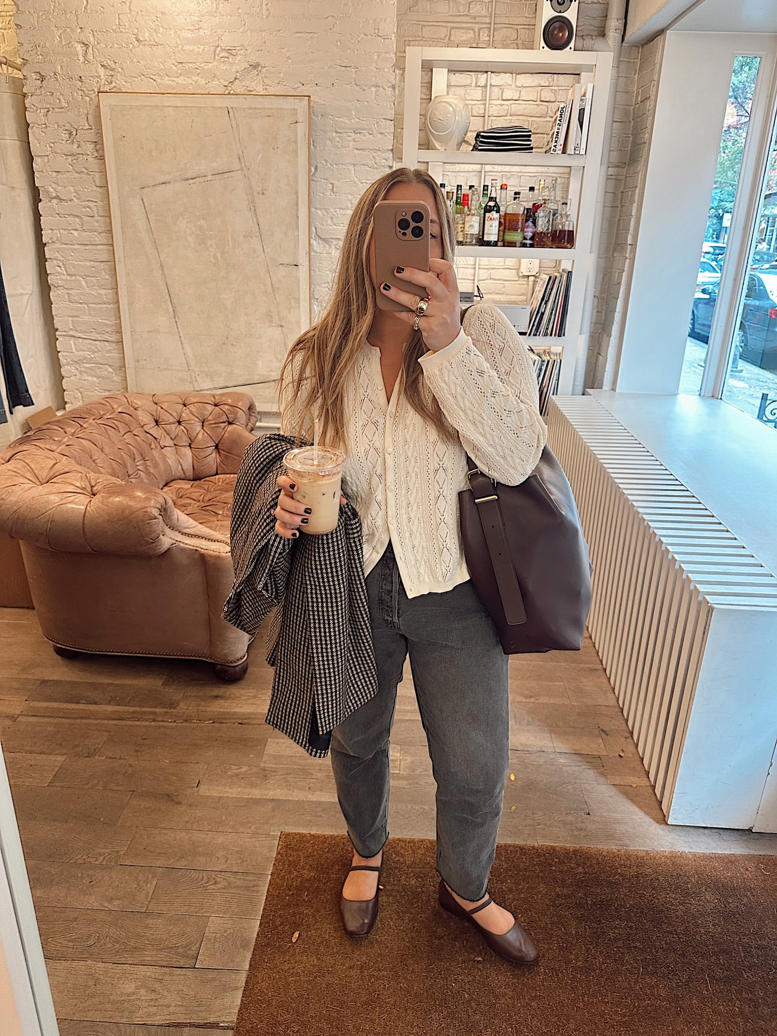 Fall casual outfit for the city

Sezane
Levis
Plaid
Flats
Leather bag
Madewell


#LTKFallSale #LTKNYFW #LTKItBag