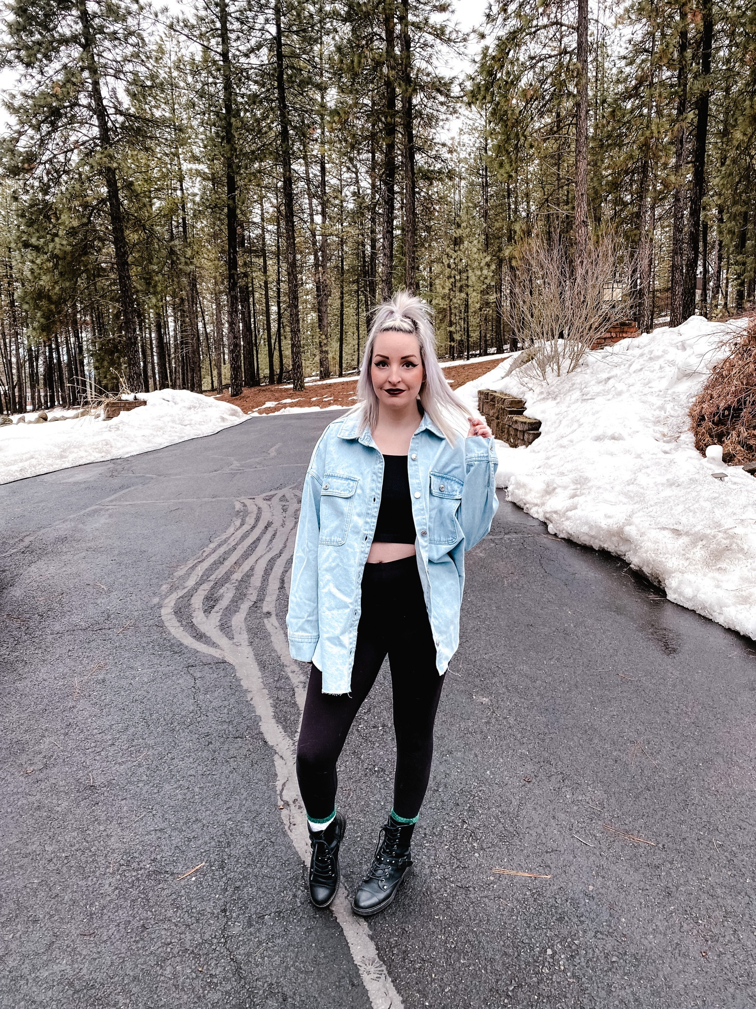 Your Friday reminder: 𝙎𝙤𝙢𝙚𝙗𝙤𝙙𝙮 𝙞𝙨 𝙜𝙤𝙞𝙣𝙜 𝙩𝙤 𝙘𝙖𝙩𝙘𝙝 𝙮𝙤𝙪𝙧 𝙫𝙞𝙗𝙚 + 𝙡𝙤𝙫𝙚 𝙞𝙩, 𝙗𝙚 𝙥𝙖𝙩𝙞𝙚𝙣𝙩 🖤 Can y’all believe that spring + even summer fashion is coming out already!? It’s too soon🙈 But this jacket is GIVING spring vibes✨ I always love having (a couple) good denim jackets - one of my go to outfit pieces🙌🏻 I’ll be living in this jacket all of spring & it’s under $40 🤩 Shop direct links on my lIketoknowit 😘 

#ootd #dailyootd #springoutfits 



#LTKstyletip